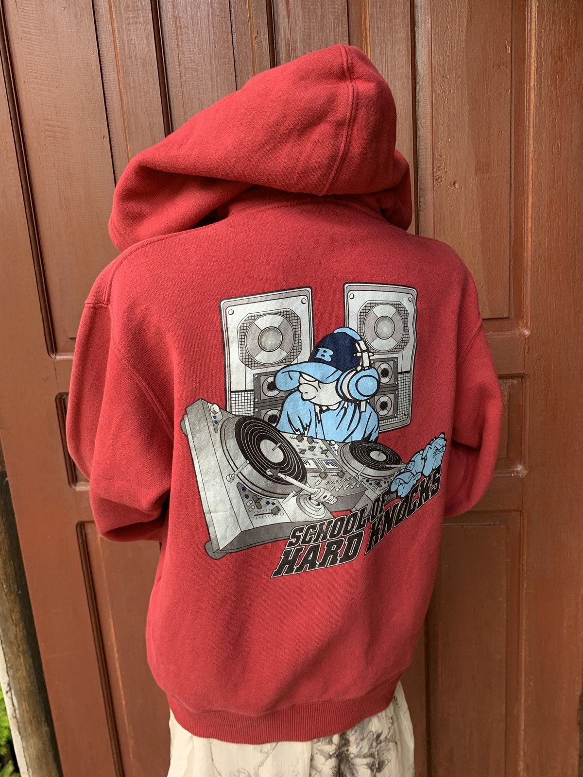 Japanese Brand × Vintage y2k School of Hard Knocks DJ Hip Hop Burgundy Graphic Hoodie Size S / US 4 / IT 40 - 2 Thumbnail