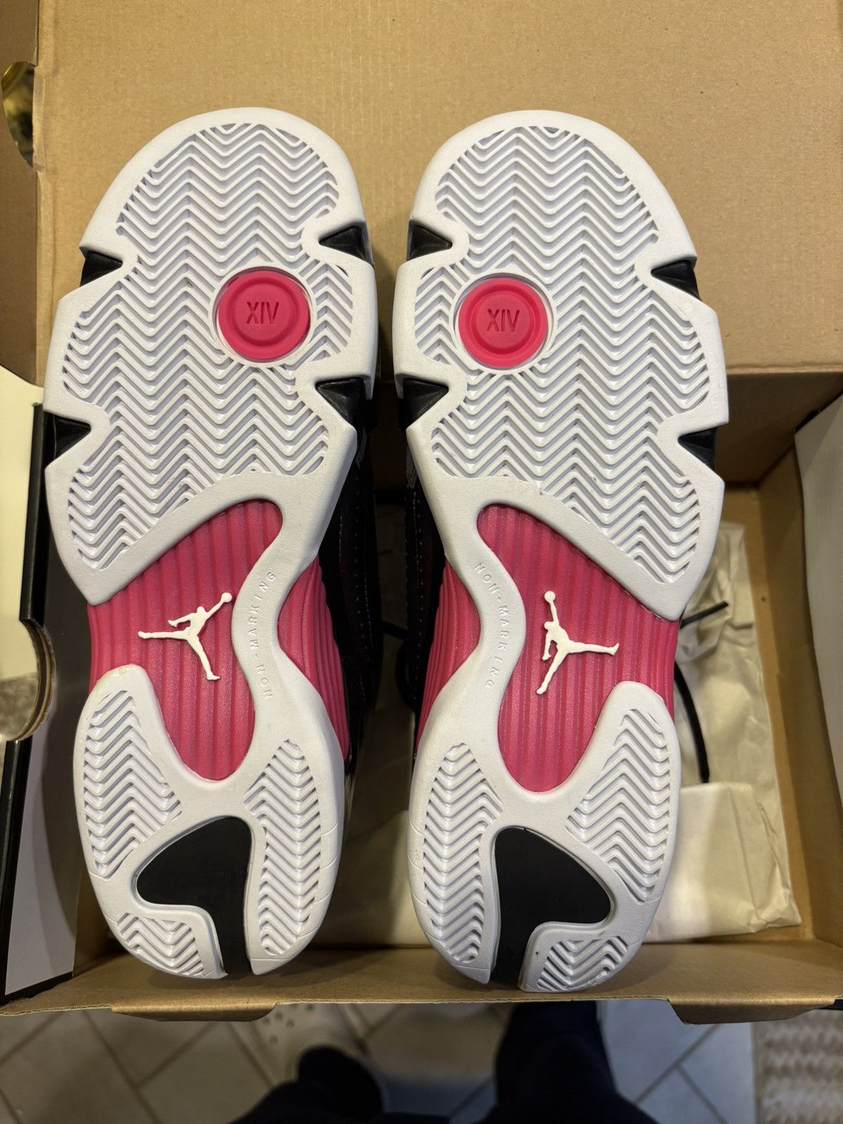 Jordan Brand × Nike Women’s Jordan 14 Retro Metallic Gray Hyper Pink Size US 6.5 / IT 36.5 - 5 Thumbnail