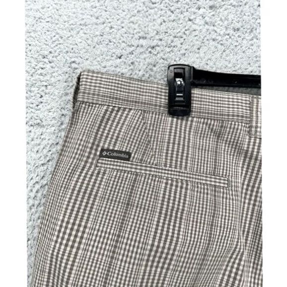Vintage Columbia Shorts Mens 40X10 Khakis Chino Flat Front Pockets Plaid Beige Omni-Shade Tan Casual Preppy Size US 40 / EU 56 - 6 Thumbnail