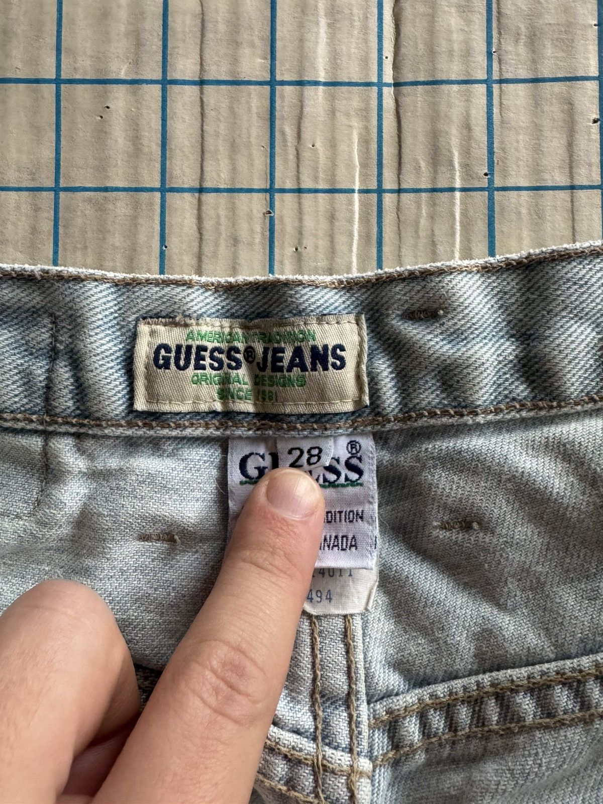 Guess × Vintage Vintage Guess Jean Shorts Men’s Size 28 Light Stonewashed Size US 28 / EU 44 - 9 Thumbnail