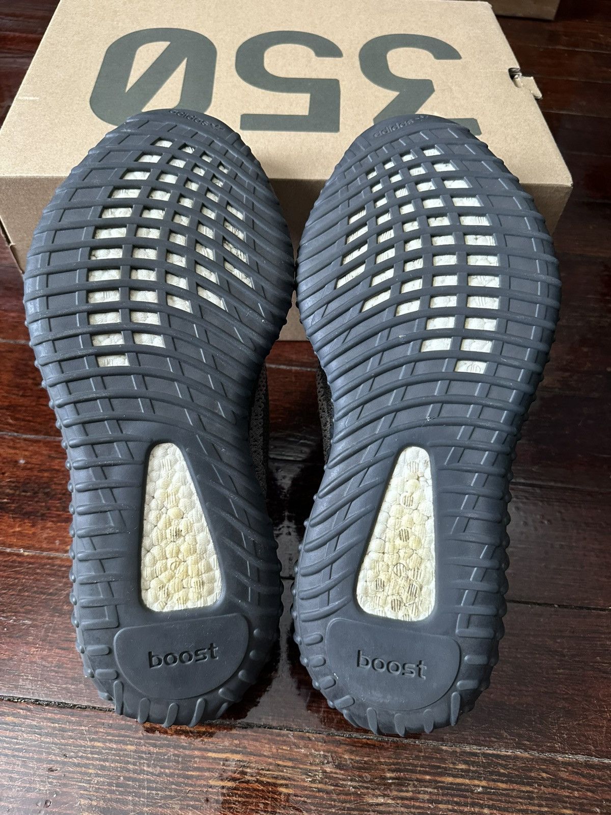 Yeezy ADIDAS YEEZY BOOST 350 V2 CARBON BELUGA 12.5 HQ7045 Size US 12.5 / EU 45-46 - 11 Thumbnail