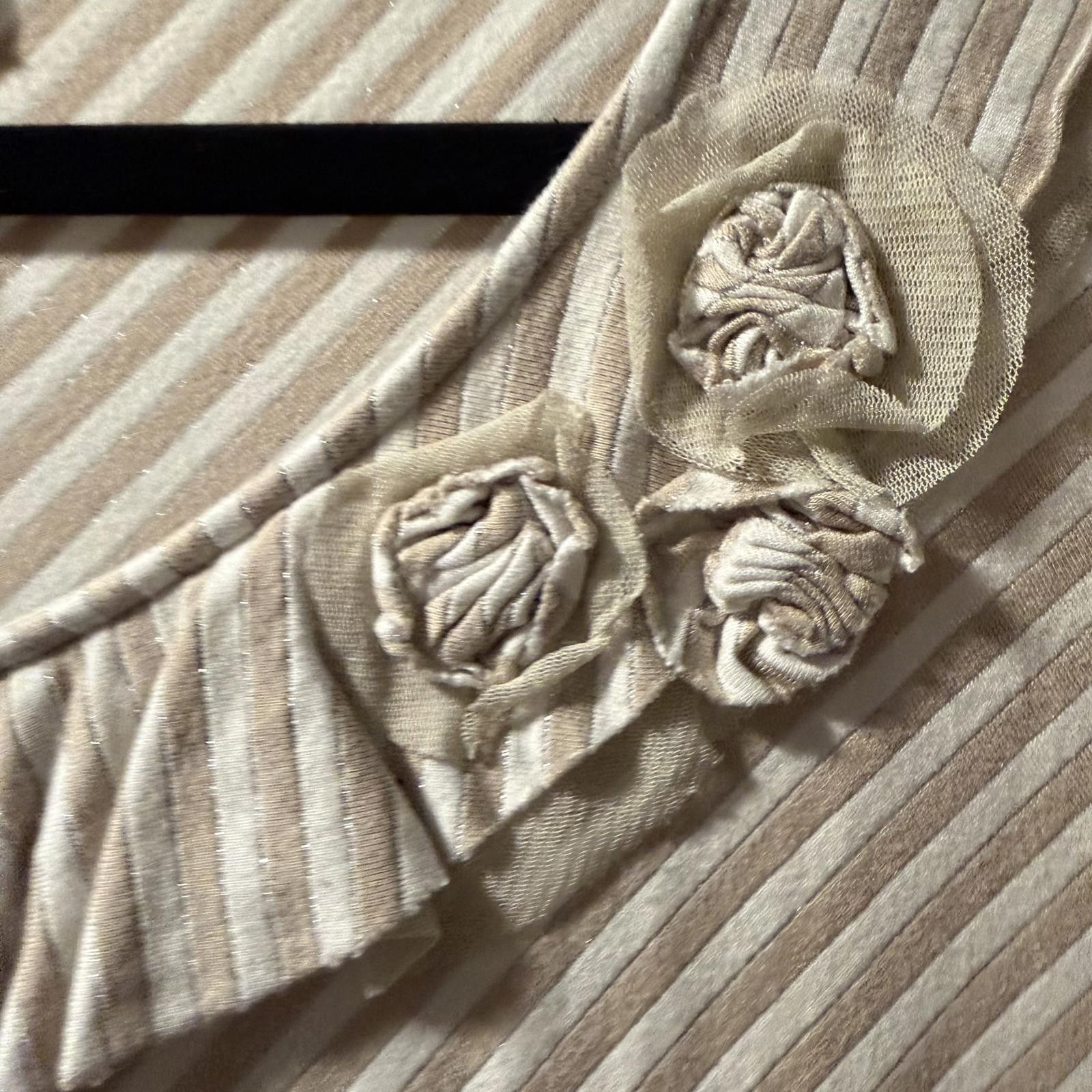 Other White House Black Market Beige Striped Ruffle Detail Top, M Size M / US 6-8 / IT 42-44 - 4 Thumbnail