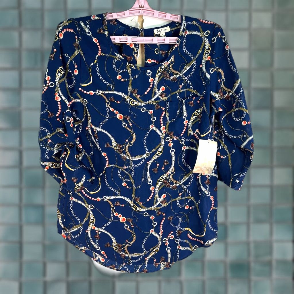 Vintage VINTAGE White Blouse Shirt Women M Blue Geometric Equestrian Pattern Pockets Dressy Casual Workwear Size M / US 6-8 / IT 42-44 - 1 Thumbnail