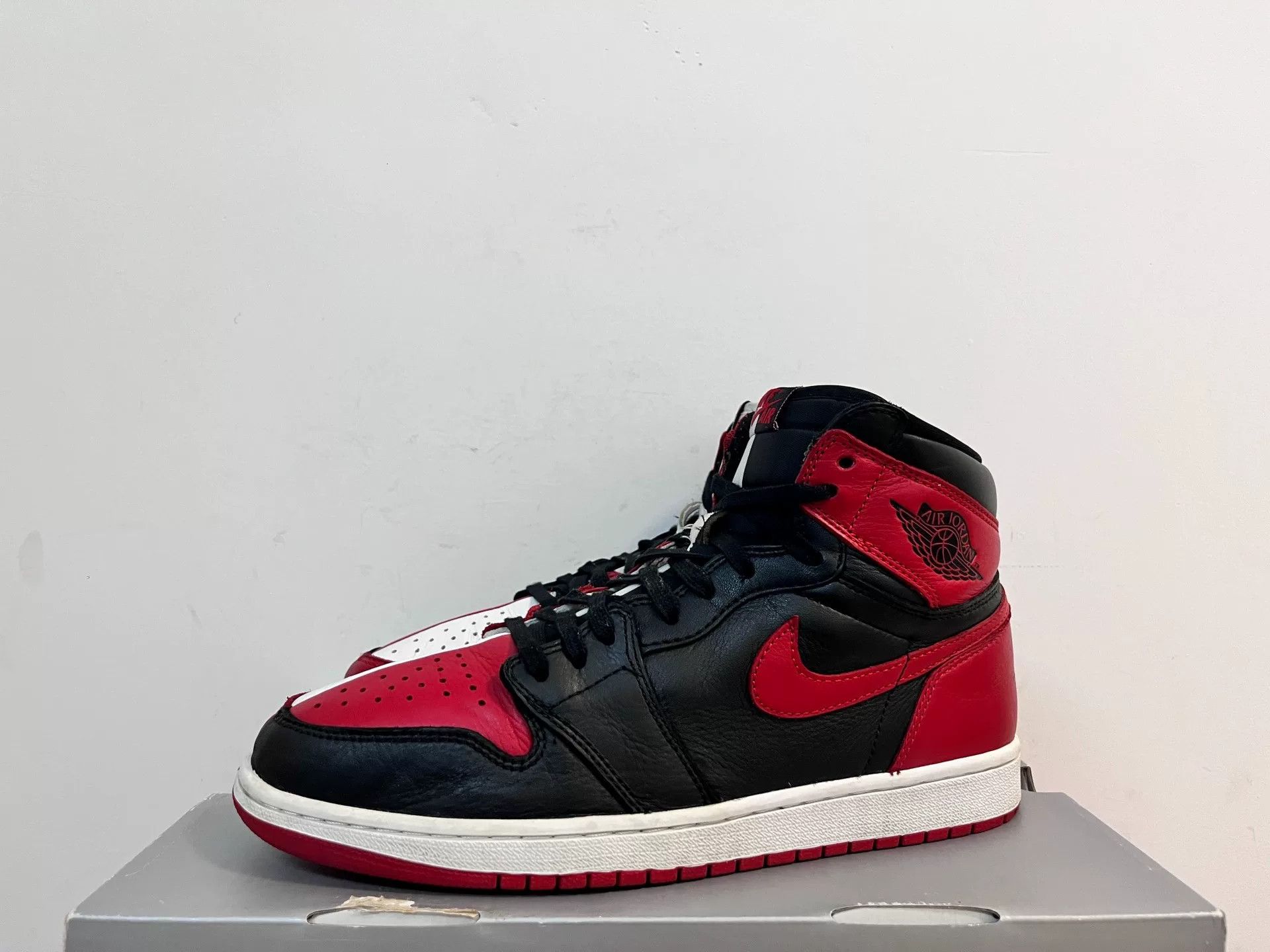 Nike Nike AJ1 Lowtop Sneakers 11 Men Size US 11 / EU 44 - 1 Thumbnail