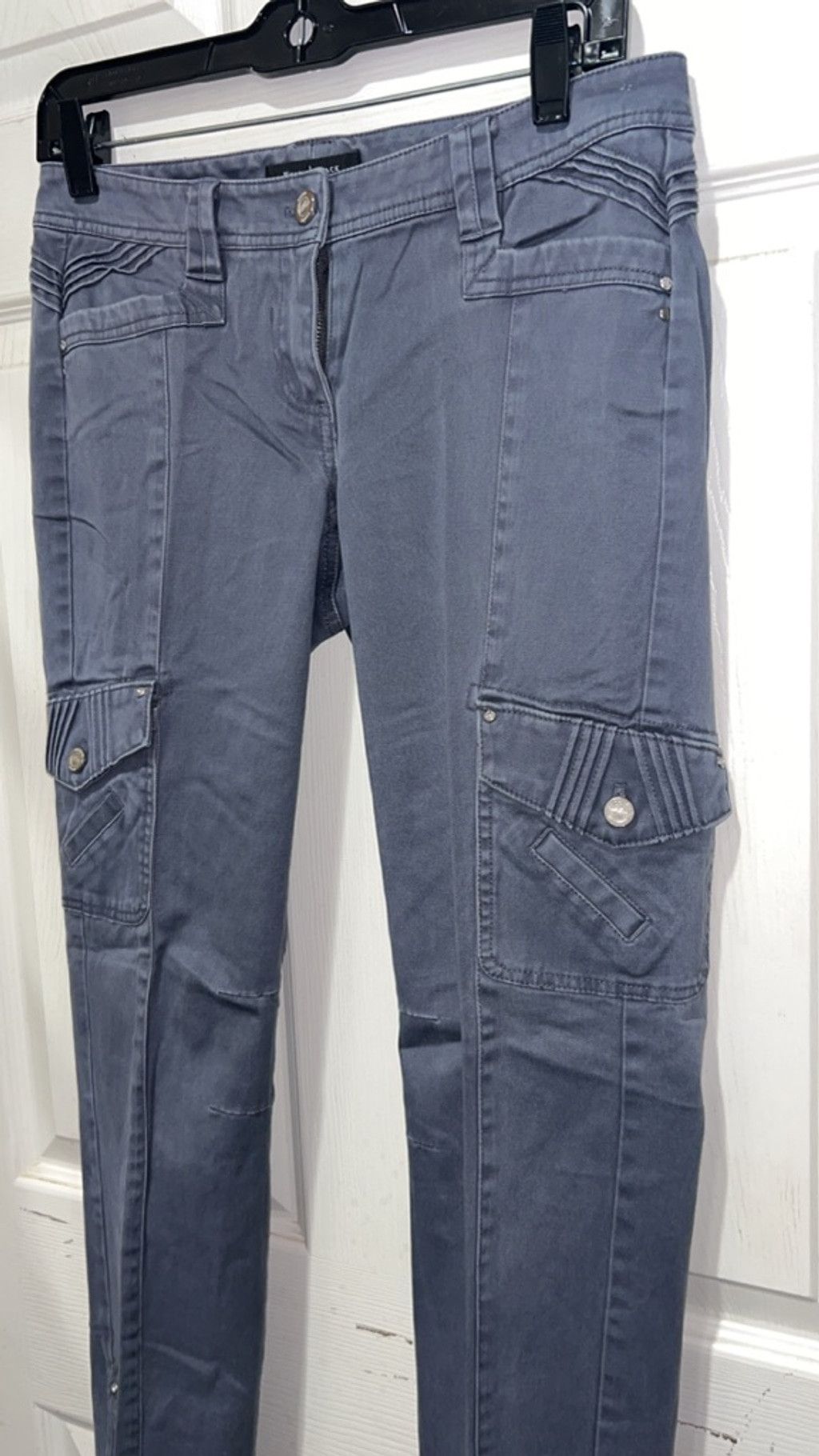 White House Black Market White House Black Market Gray Skinny Cargo Pants Size 0 Size 25" / US 0 / IT 36 - 2 Thumbnail