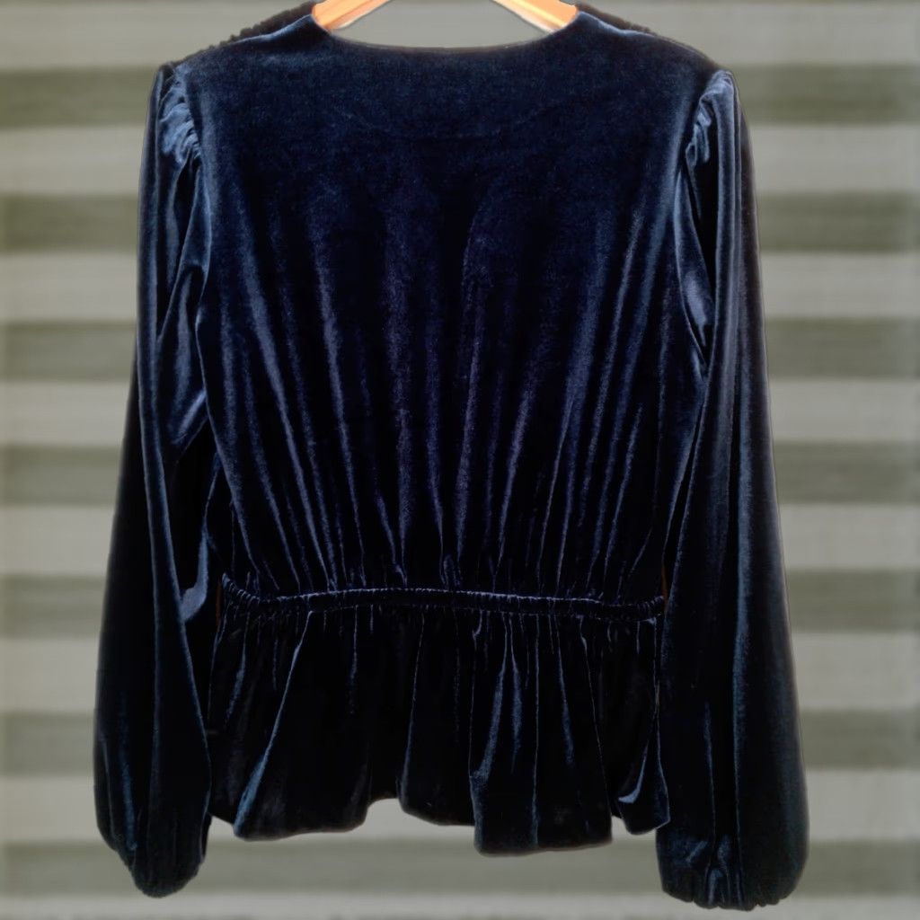 Ralph Lauren Lauren Ralph Lauren Shirt Women M Blue Velour Peplum Royal Top Ballon Sleeve V-Neck Womens RegularSized Velour Top 90s? Size M / US 6-8 / IT 42-44 - 1 Thumbnail