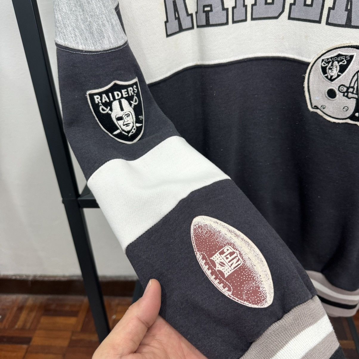 Champion × Vintage Rare Vintage NFL Raiders x Champion Sweatshirt Size US L / EU 52-54 / 3 - 4 Thumbnail