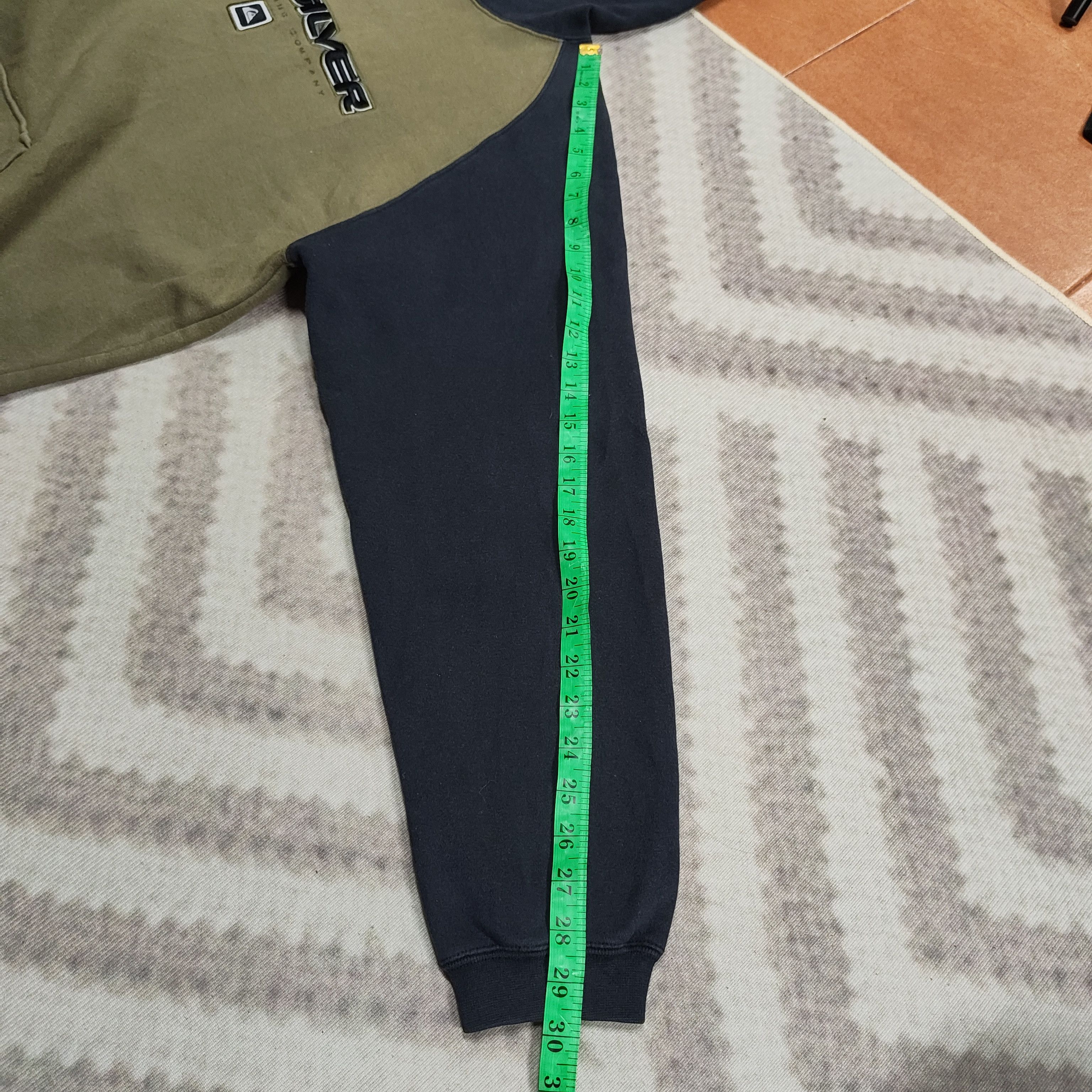 Vintage Y2K QUIKSILVER Embroidered Spellout Hoodie