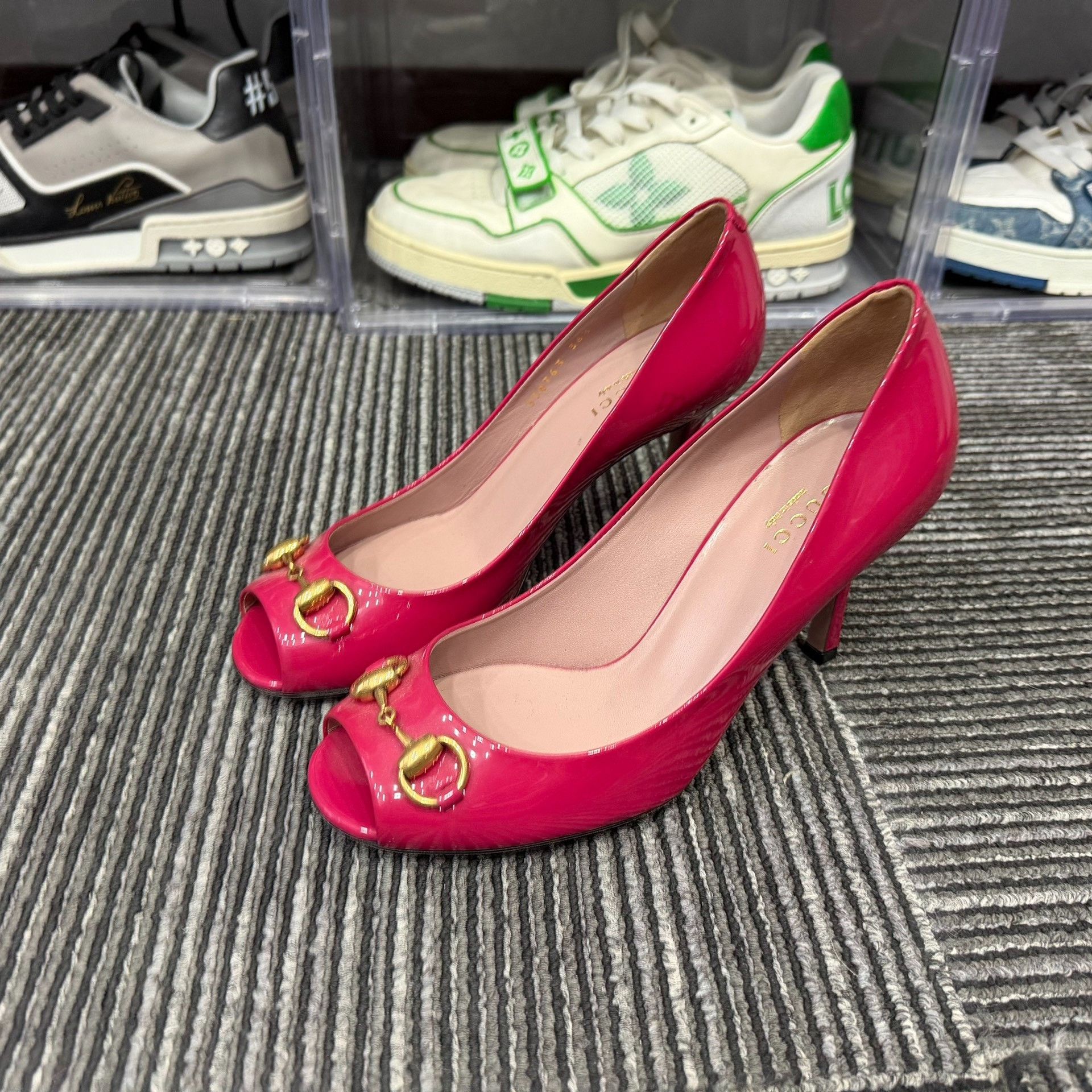 Gucci Gucci Lowtop Sneakers us_6 Women Size US 6 / IT 36 - 1 Thumbnail
