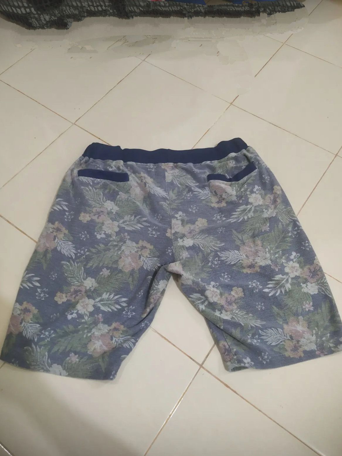 Japanese Brand Power to the people short pants floral Graphic Size US 32 / EU 48 - 2 Thumbnail