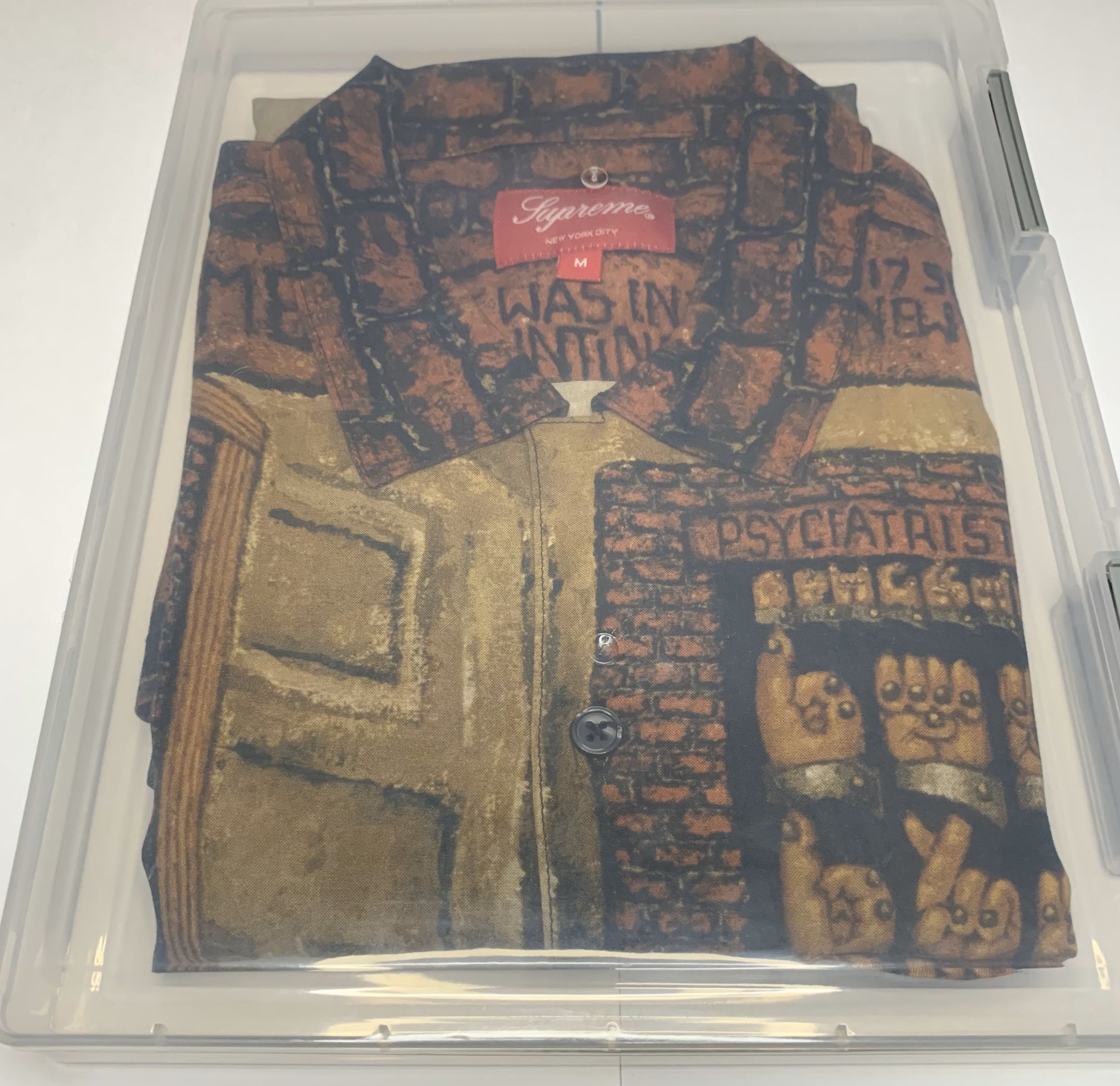 Supreme Supreme SS19 Secret World Rayon (MED) Size US M / EU 48-50 / 2 - 2 Thumbnail