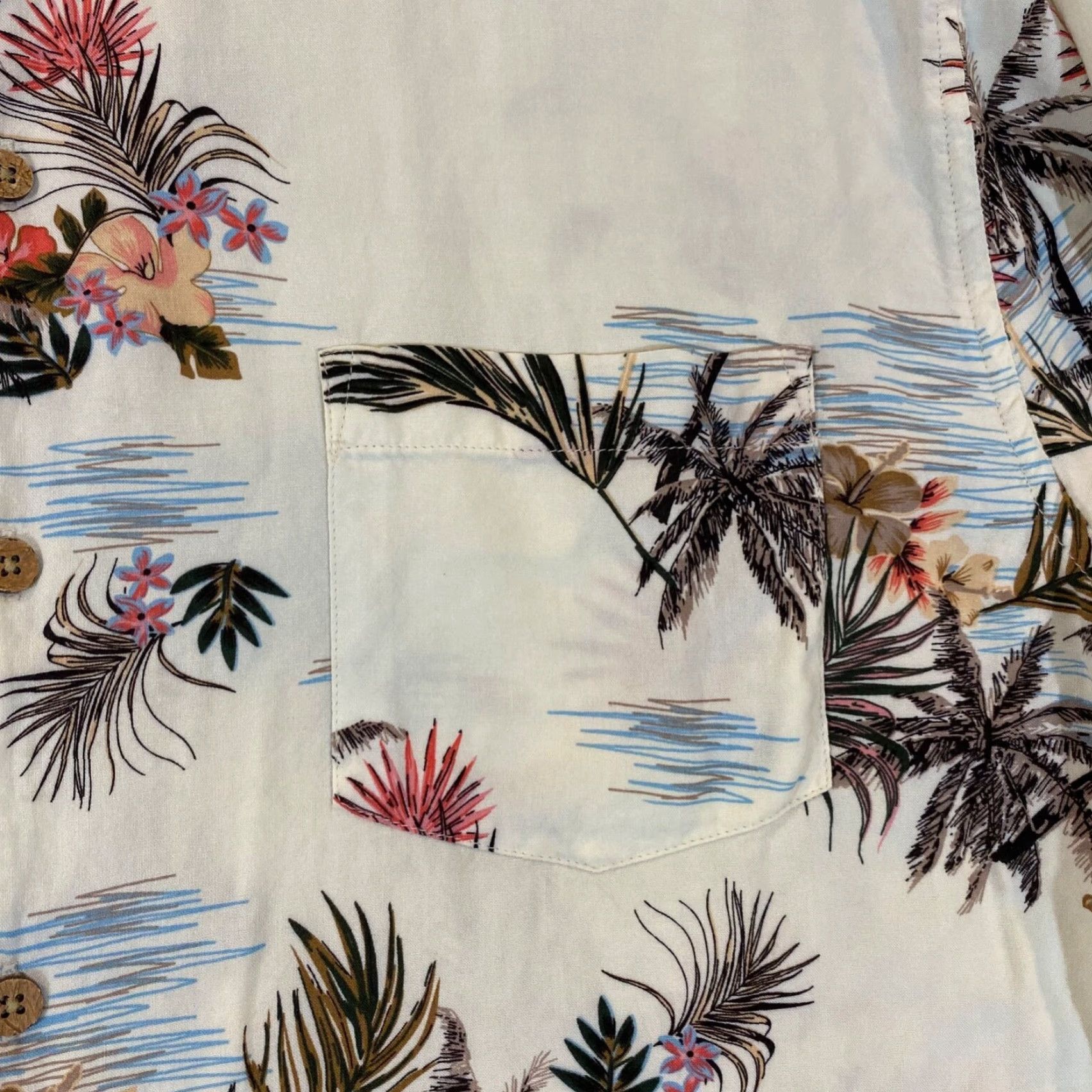 Vintage Kahuna Bay Shirt Men XL Ivory White Floral Hawaiian Button Up Top S/S by Visitor Size US XL / EU 56 / 4 - 3 Thumbnail