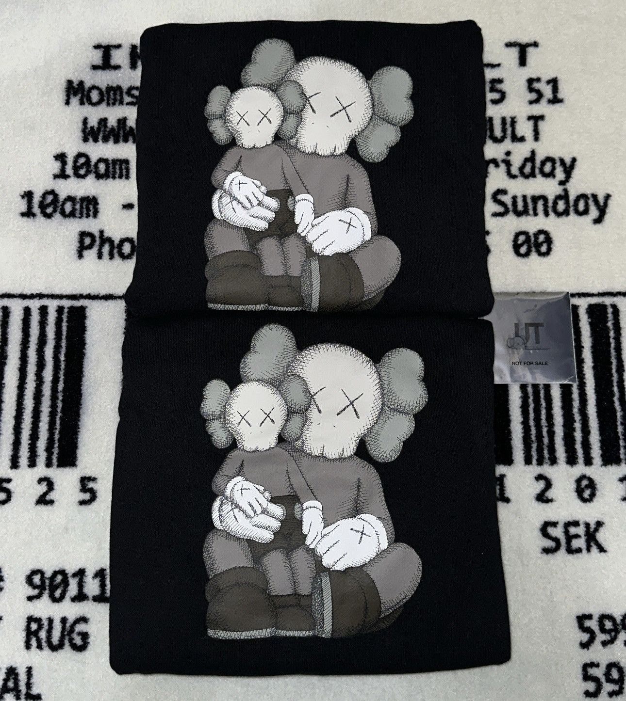 Kaws × Uniqlo Kaws Long Sleeve Sweatshirt (Black) Size US L / EU 52-54 / 3 - 1 Thumbnail