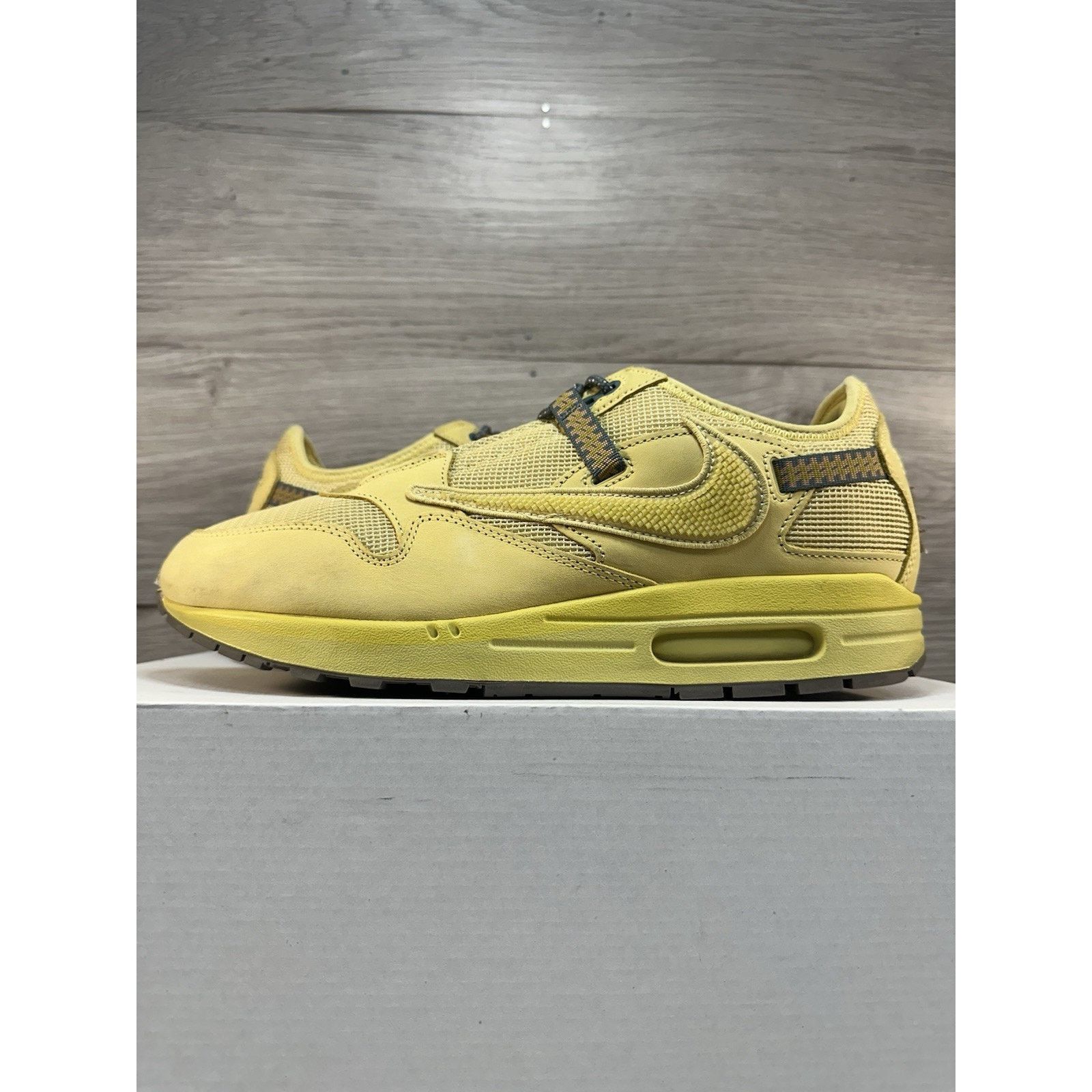 Nike Nike Air Max 1 x Travis Scott Saturn Gold - Size 11 Size US 11 / EU 44 - 1 Thumbnail