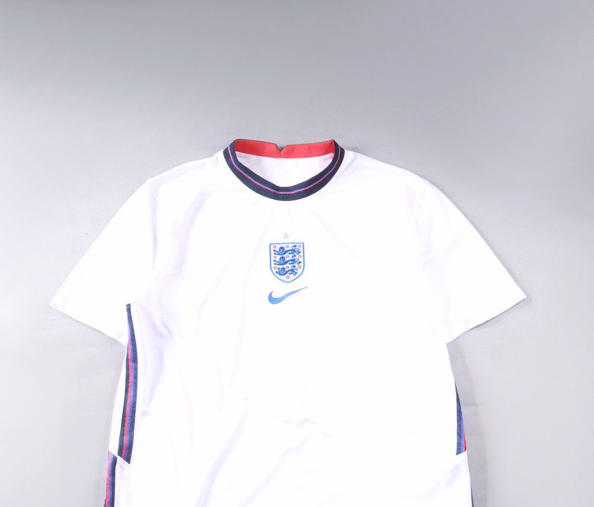 Nike Nike England Vintage White Dri Fit Tee T Shirt Soccer 2XL Size US XXL / EU 58 / 5 - 2 Thumbnail