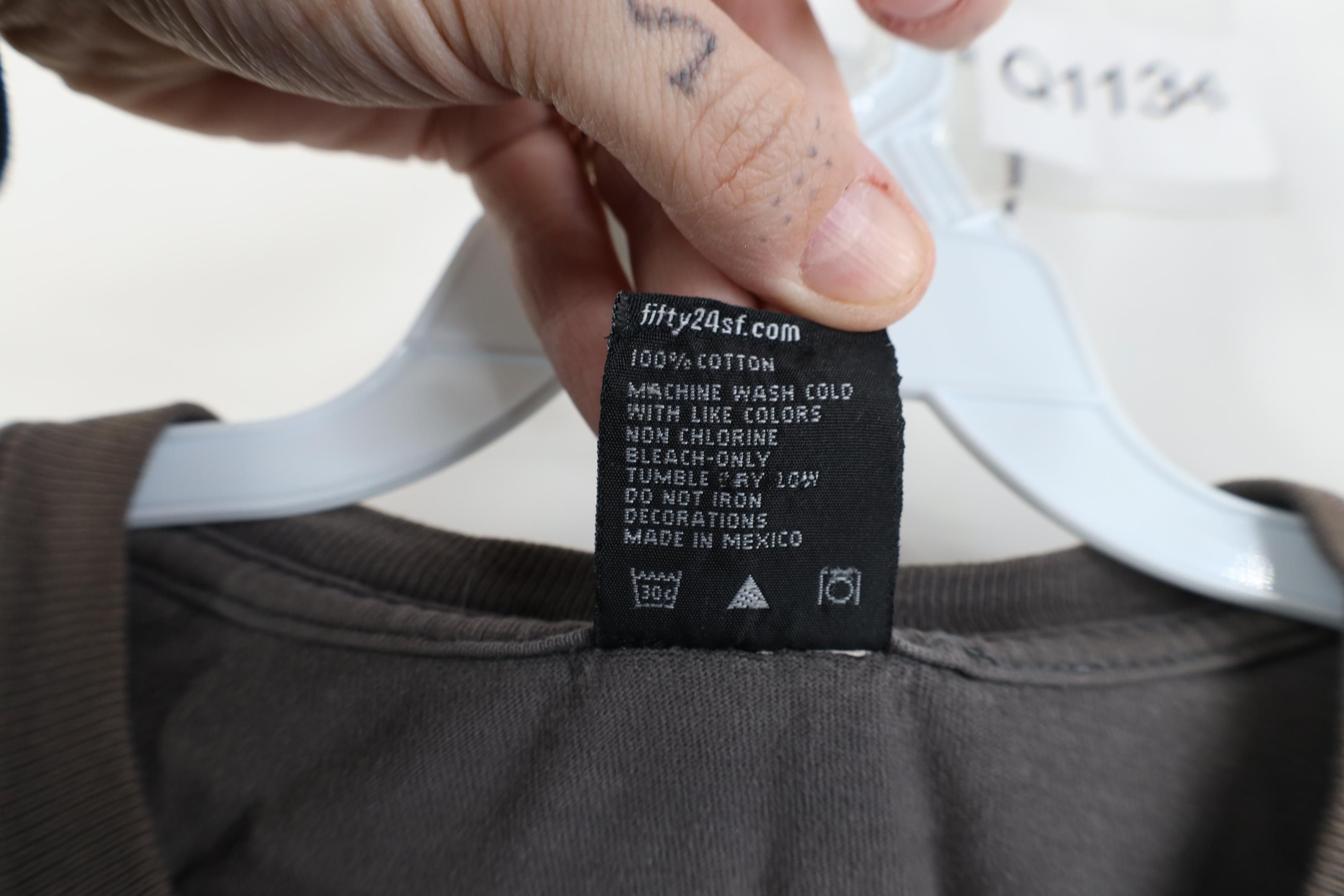Vintage Vintage Y2K Gallery Art Short Sleeve T-Shirt Gray Cotton Size US M / EU 48-50 / 2 - 12 Thumbnail