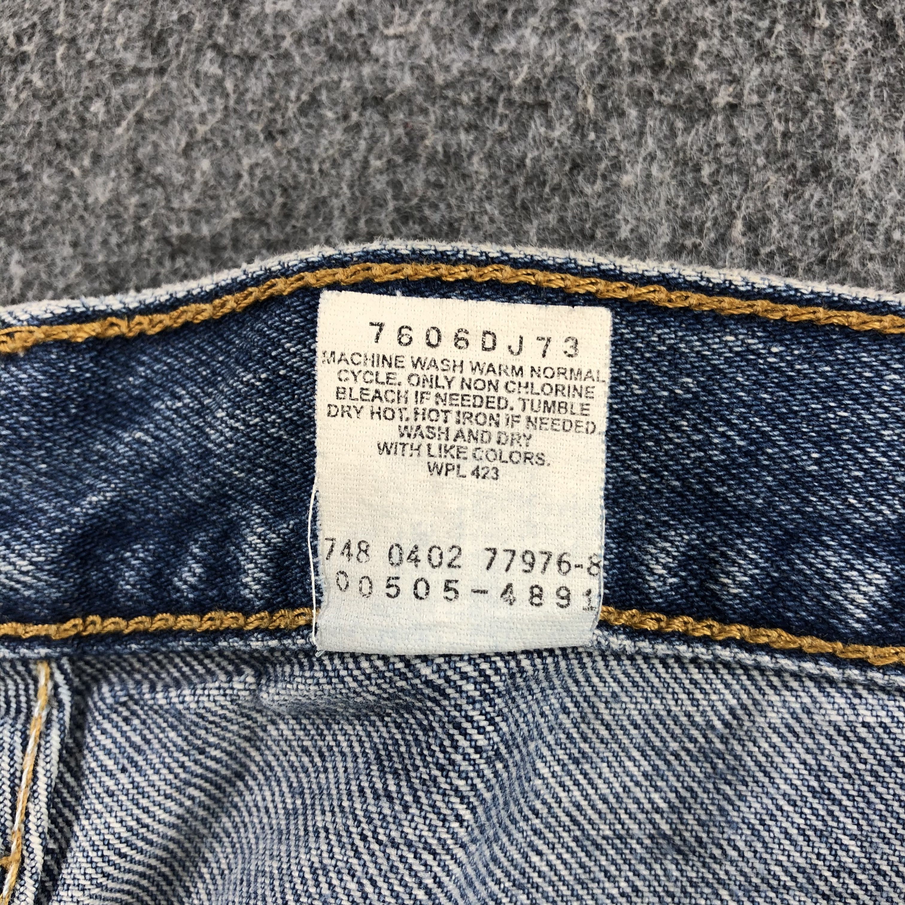 Levi's Vintage 90s Blue Wash Levis 505 Jeans-J2136 Size US 36 / EU 52 - 11 Thumbnail