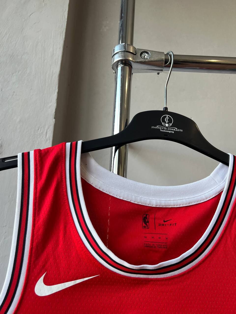 NBA 2021 CHICAGO BULLS #24 MARKKANEN BASKETBALL JERSEY NBA NIKE Size US M / EU 48-50 / 2 - 4 Thumbnail