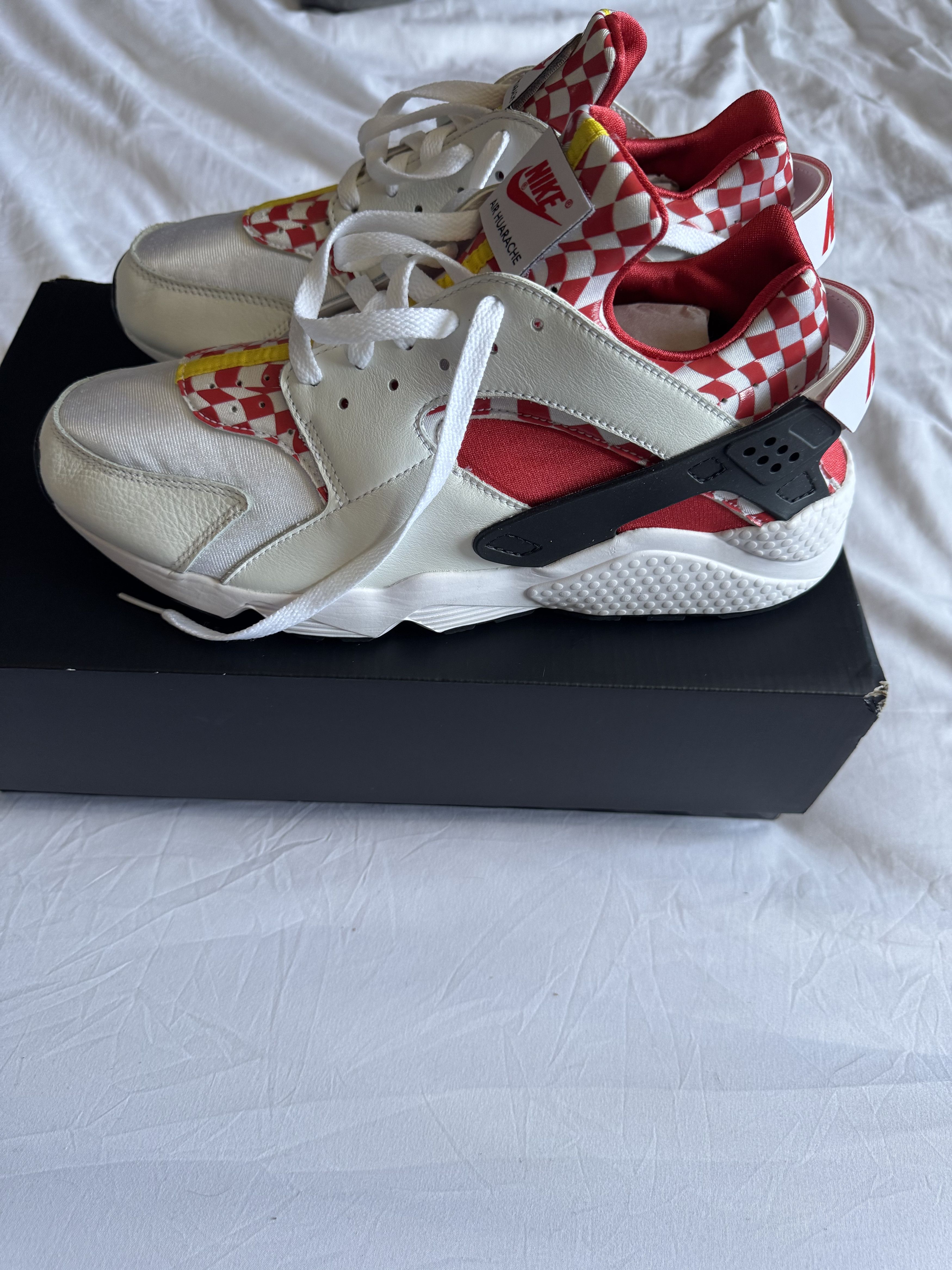 Nike Nike X Liverpool Hurache Size US 12.5 / EU 45-46 - 5 Thumbnail