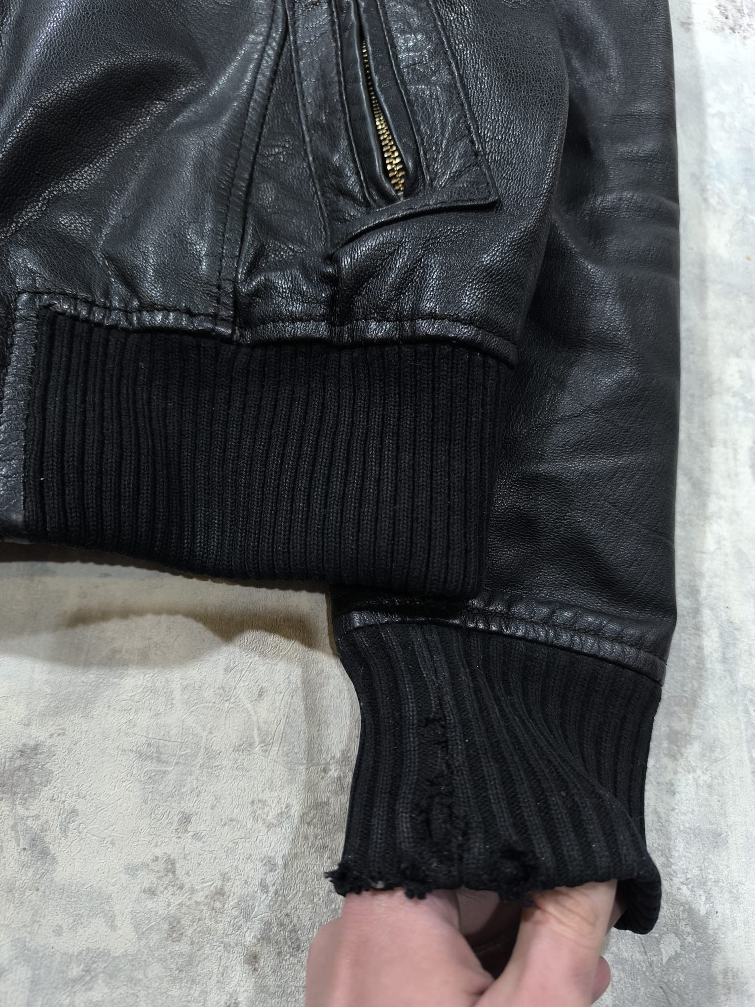 Leather vtg black leather bomber jacket Size US S / EU 44-46 / 1 - 6 Thumbnail