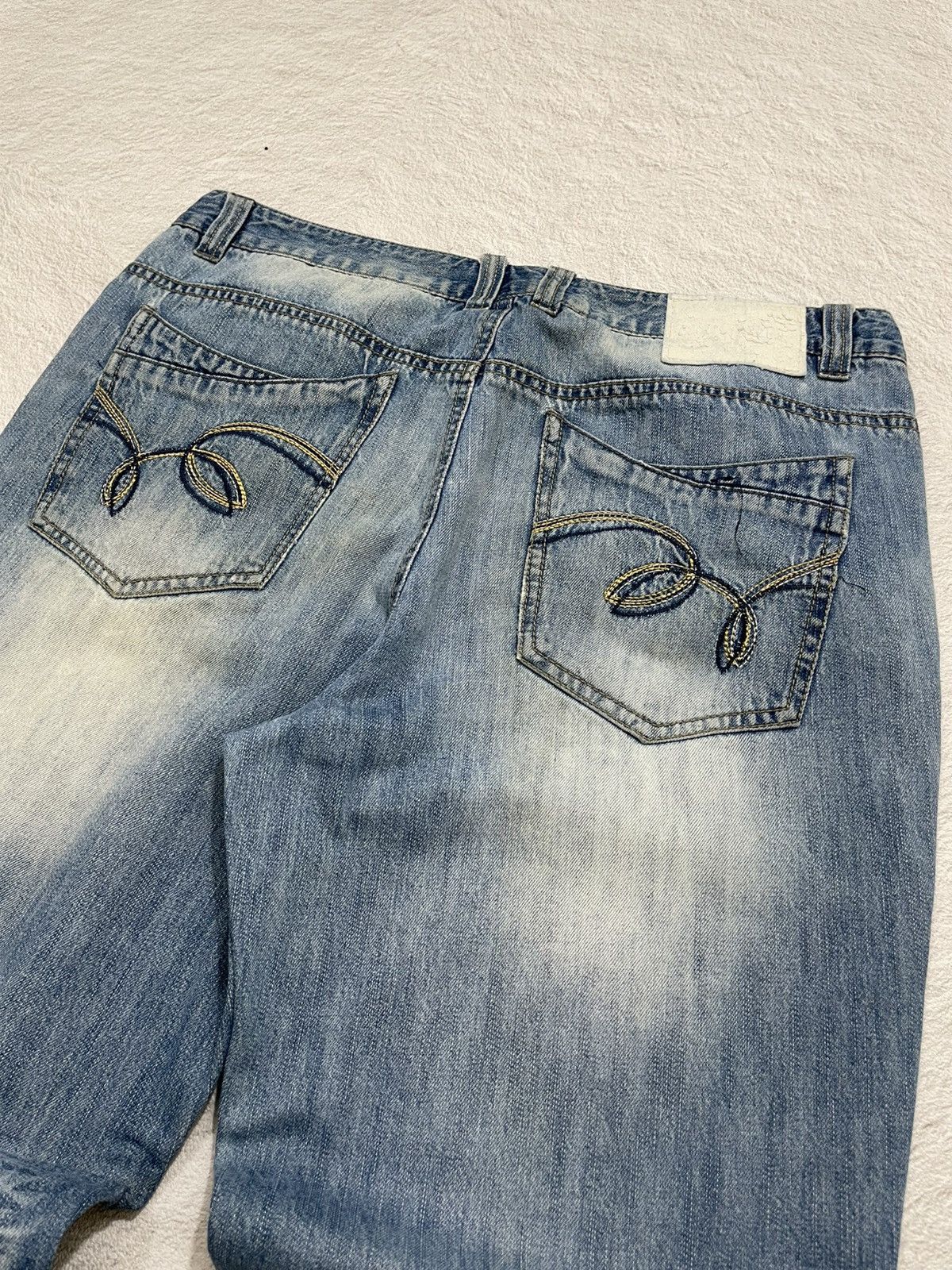 Japanese Brand Blue Jeans Clubby Faded Size US 33 - 10 Thumbnail
