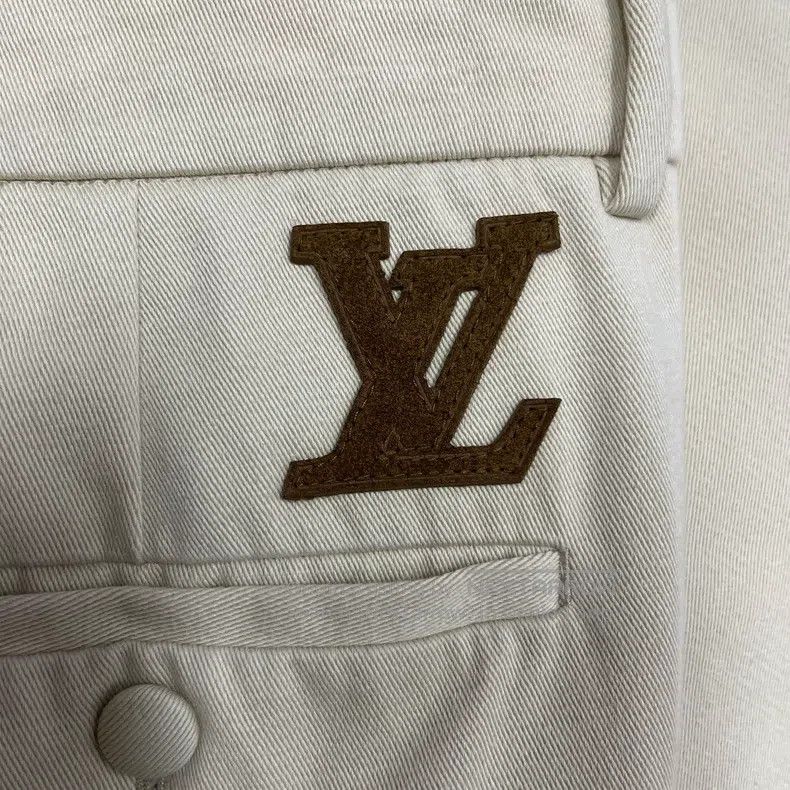 Louis Vuitton Louis Vuitton size US 46 24 new beige mid-rise button-down Size US 30 / EU 46 - 5 Thumbnail