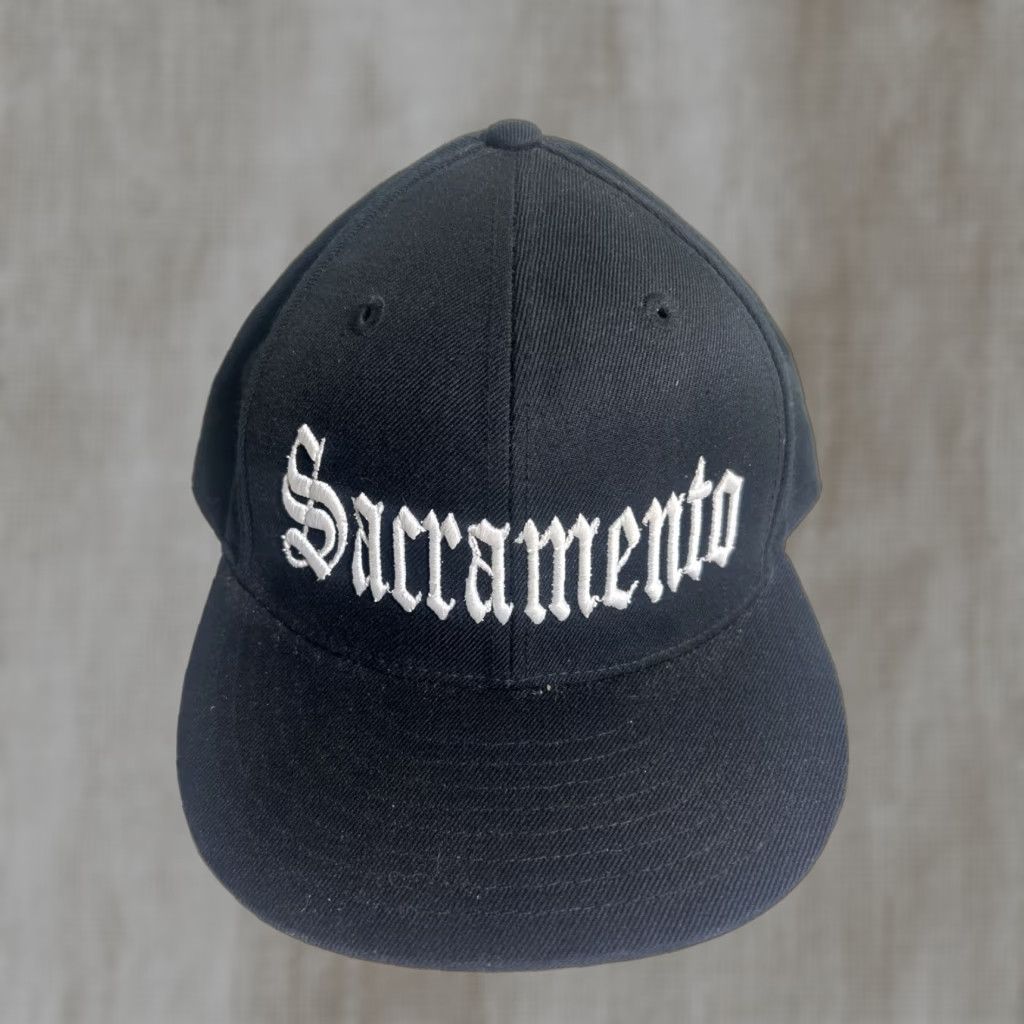 Lids Lids Baseball Hat 7 1/2 Fitted Sacramento Old English Black White Men Hat Size ONE SIZE - 1 Thumbnail