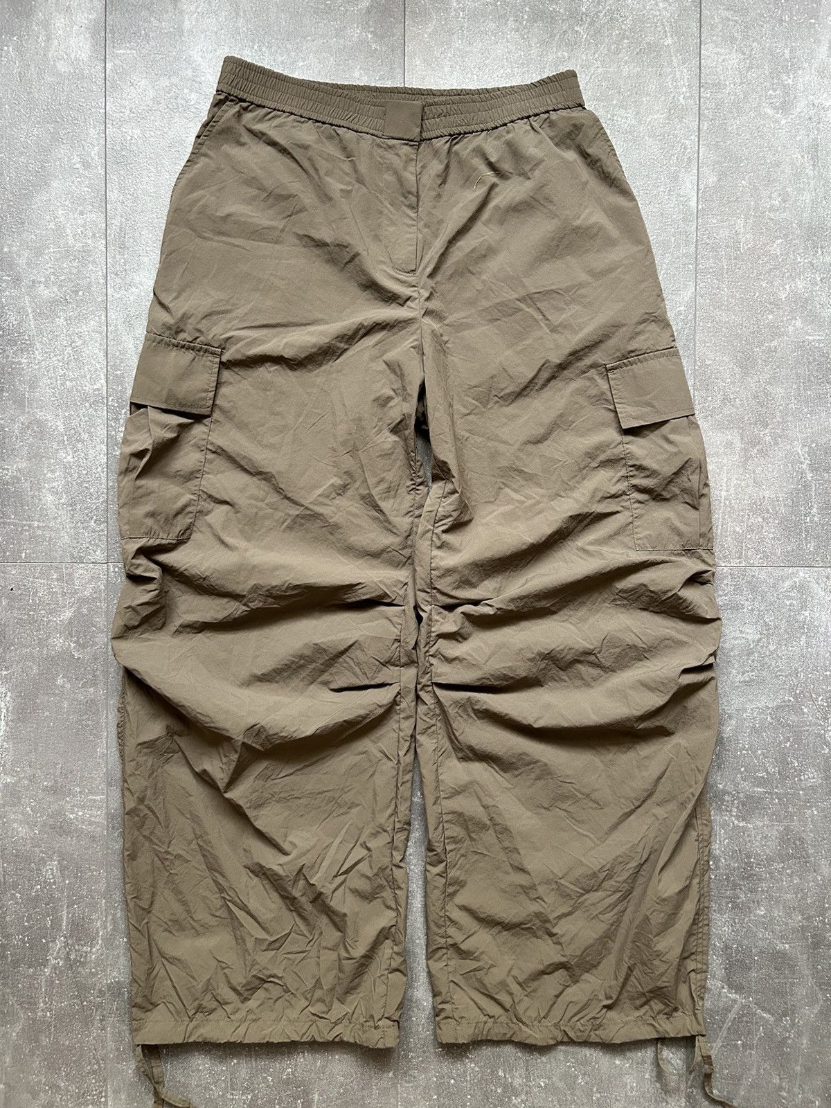 image of Avant Garde x Vintage Cargo Pocket Bondage Nylon Y2K Parachute Japanese Pants in Grey (Size 30)