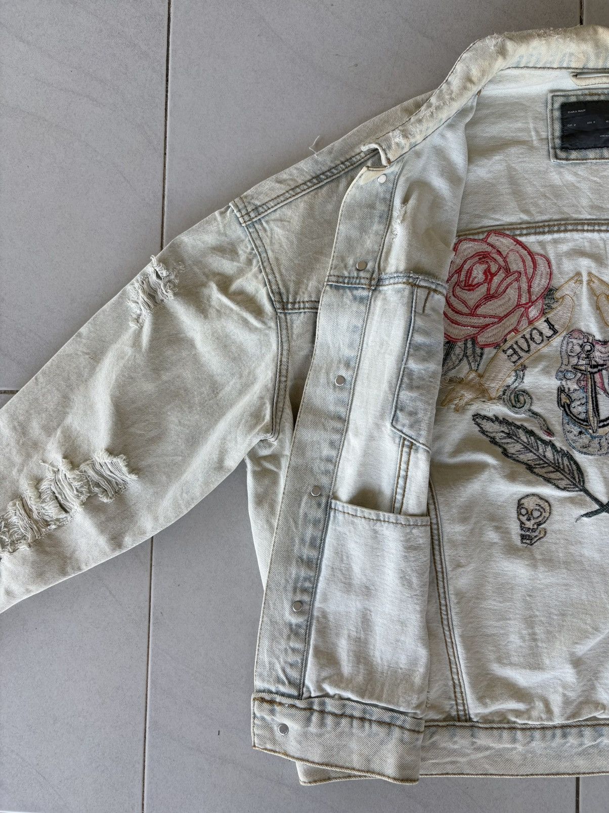 Zara Zara Man Denim Jacket With Two Rose Logo Distressed Denim Size US M / EU 48-50 / 2 - 9 Thumbnail