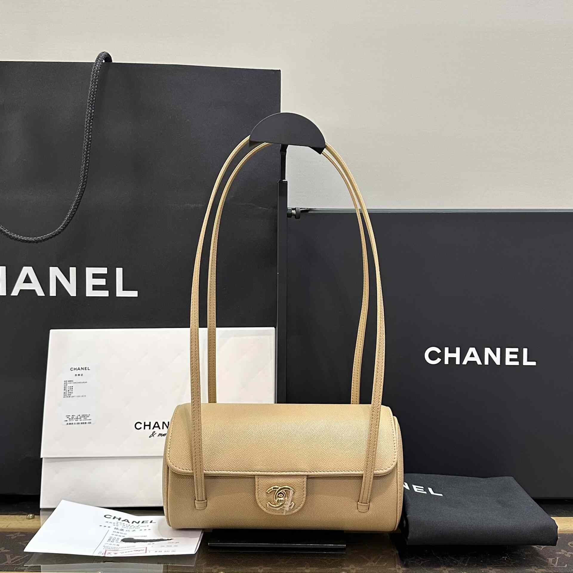 Chanel Pre-loved Bag Very good condition Size ONE SIZE - 1 Thumbnail