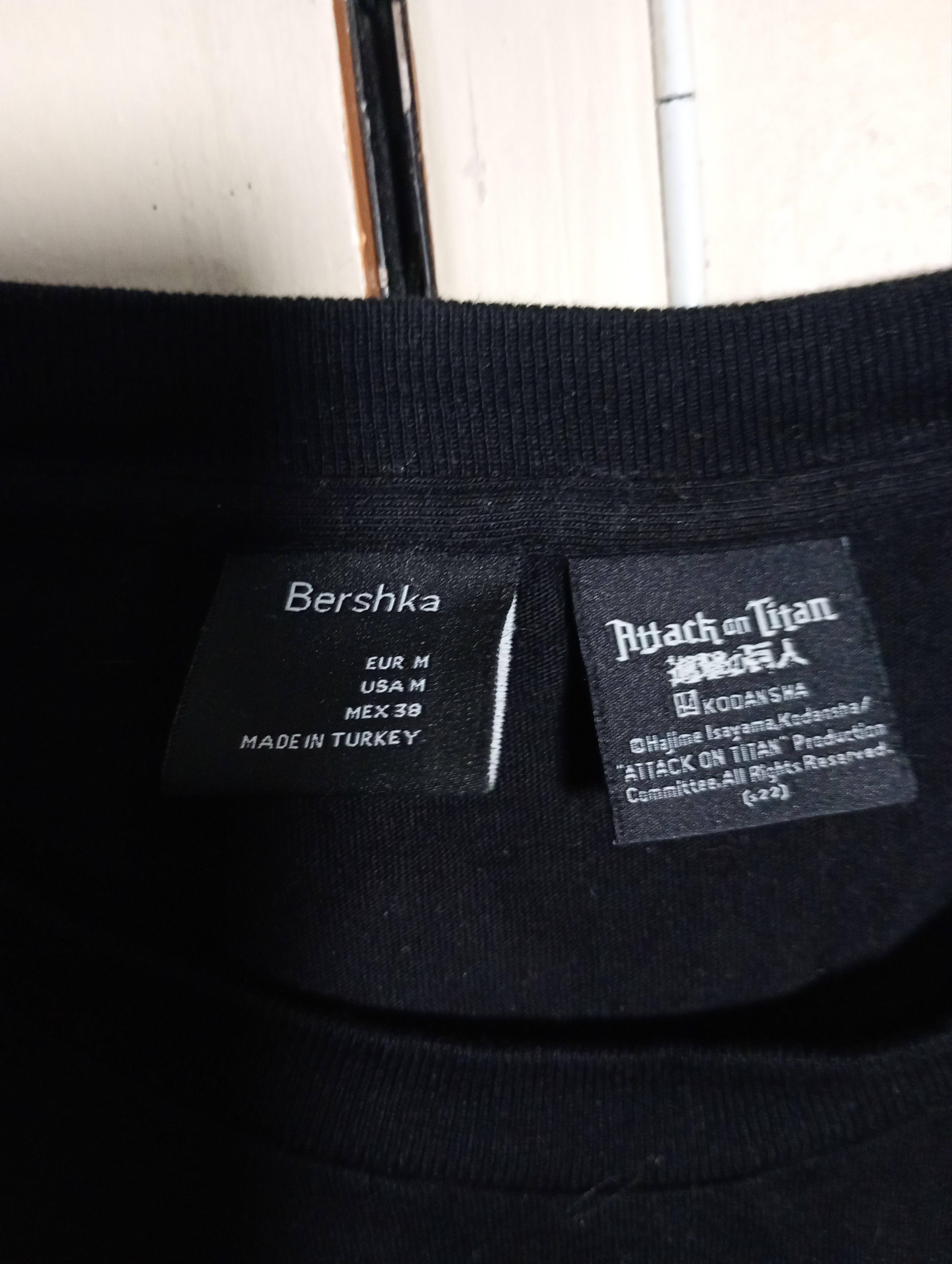 Bershka Bershka Attack on Titan Anime T-Shirt Size US M / EU 48-50 / 2 - 8 Thumbnail
