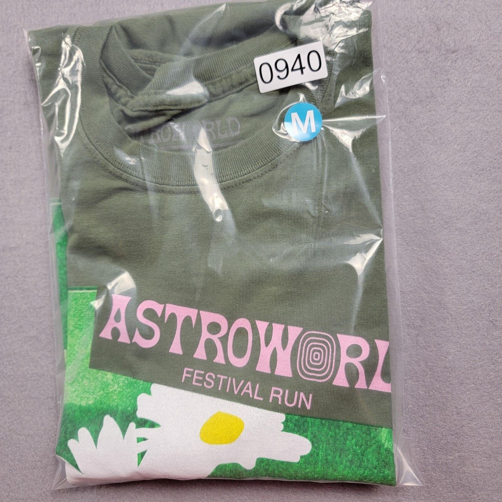 Travis Scott Astroworld Tee Unisex Size M Green Travis Scott Festival 940 Size US M / EU 48-50 / 2 - 5 Thumbnail