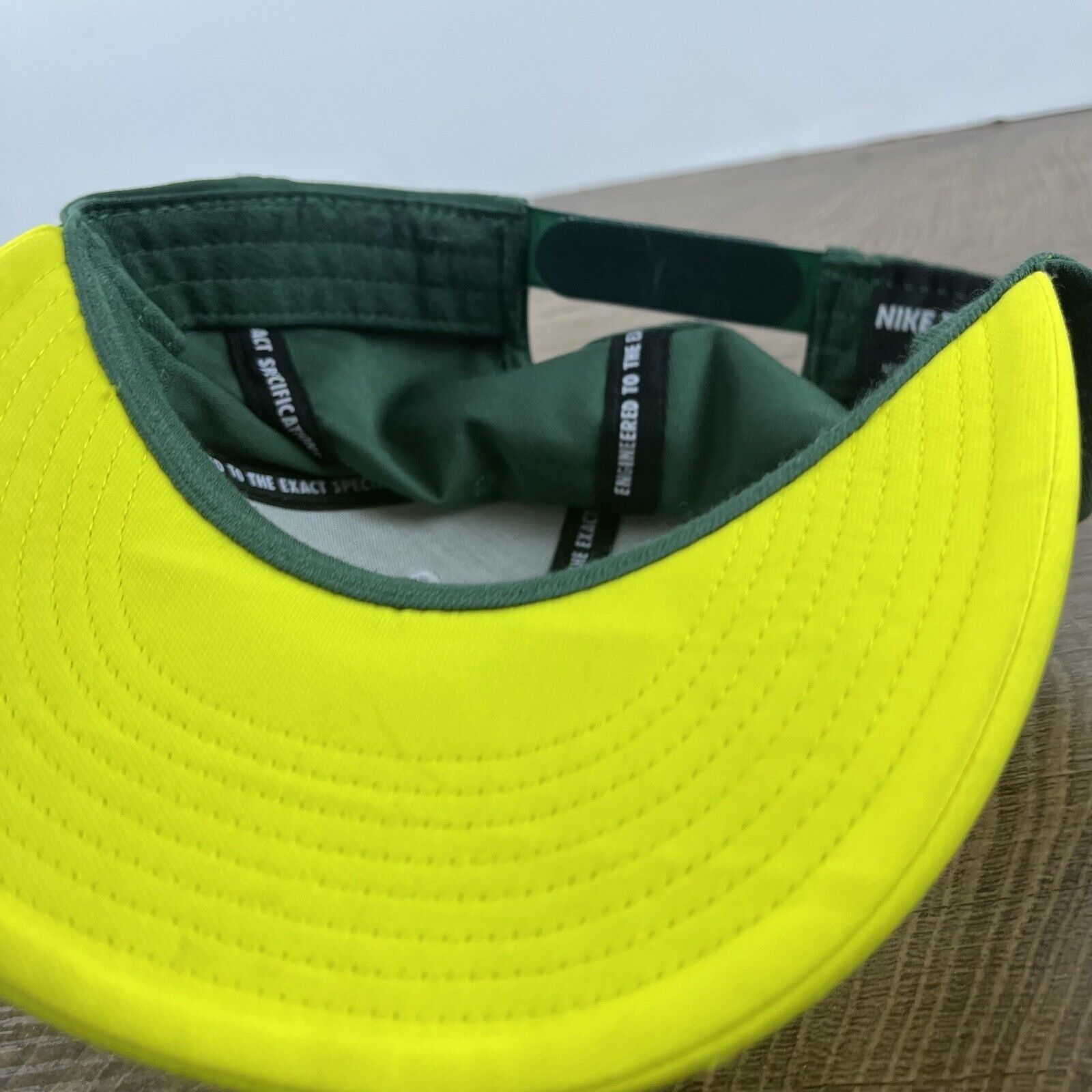 Nike Oregon Ducks Nike Hat Snapback White Cap Hat Adjustable Hat Size ONE SIZE - 14 Thumbnail