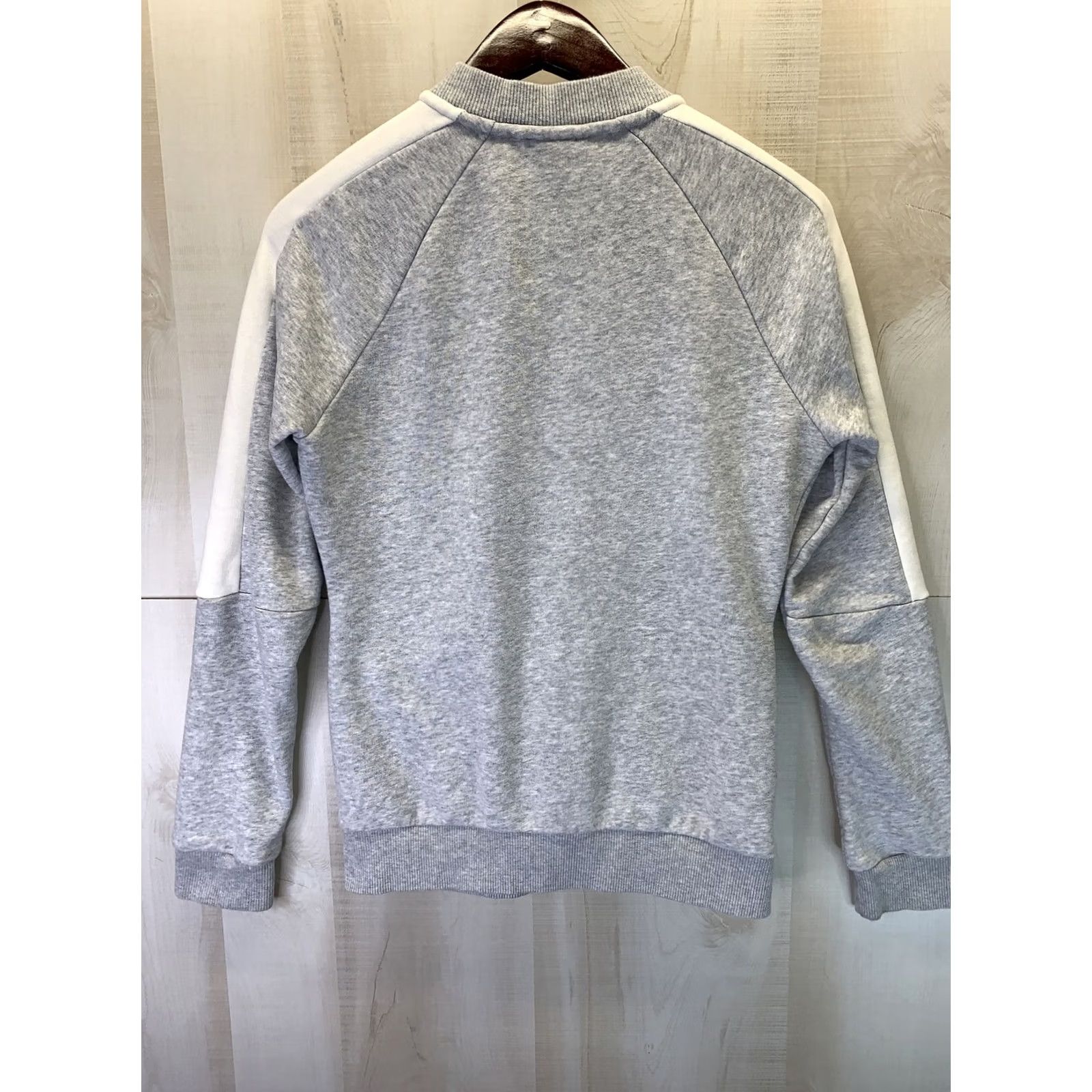 Puma Puma Women’s SZ S Gray/White Full Zip Sweater Jacket EUC #3214 Jacket XS? Size S / US 4 / IT 40 - 5 Thumbnail