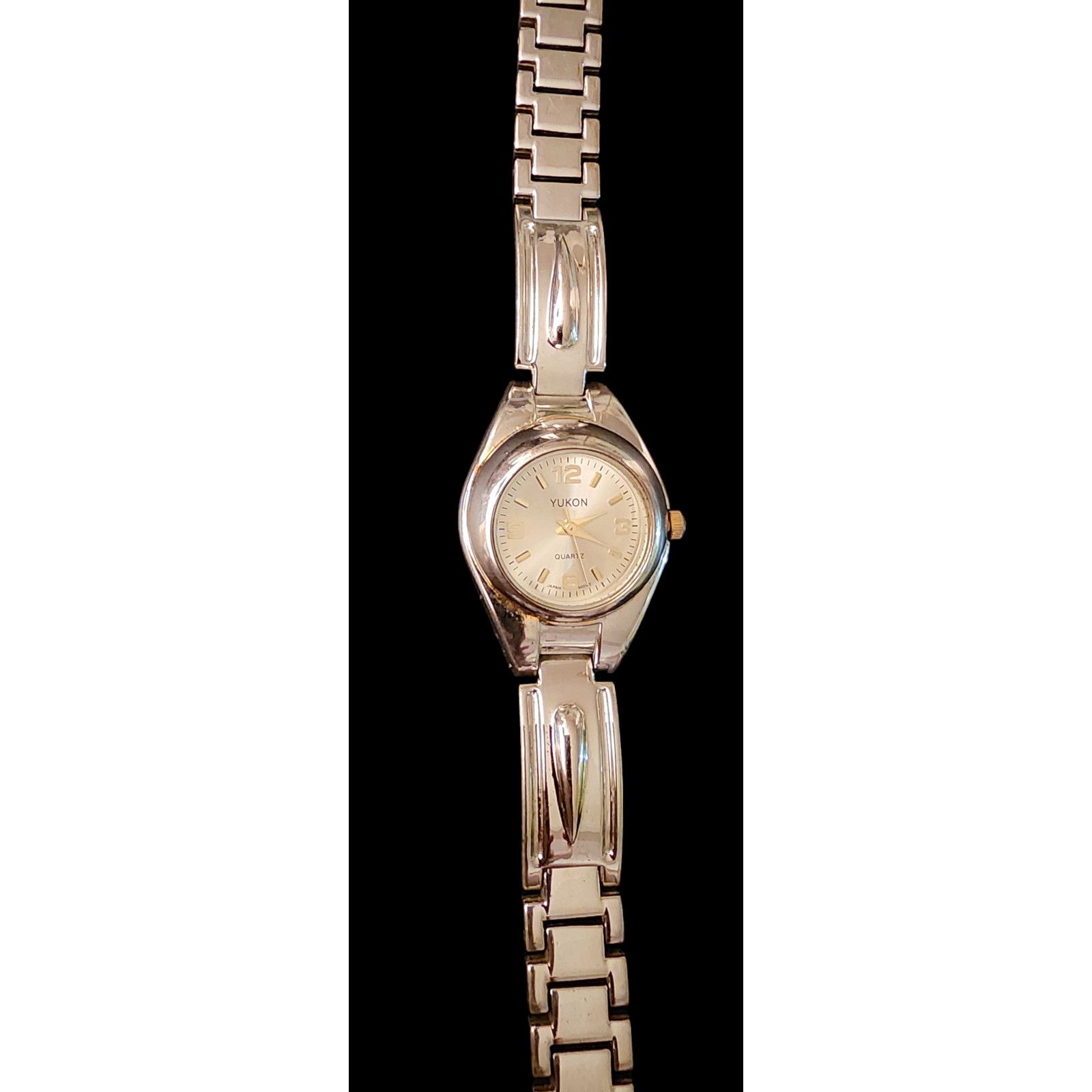 Yukon Outfitters Vintage Yukon ladies wristwatch silver Size ONE SIZE - 1 Thumbnail