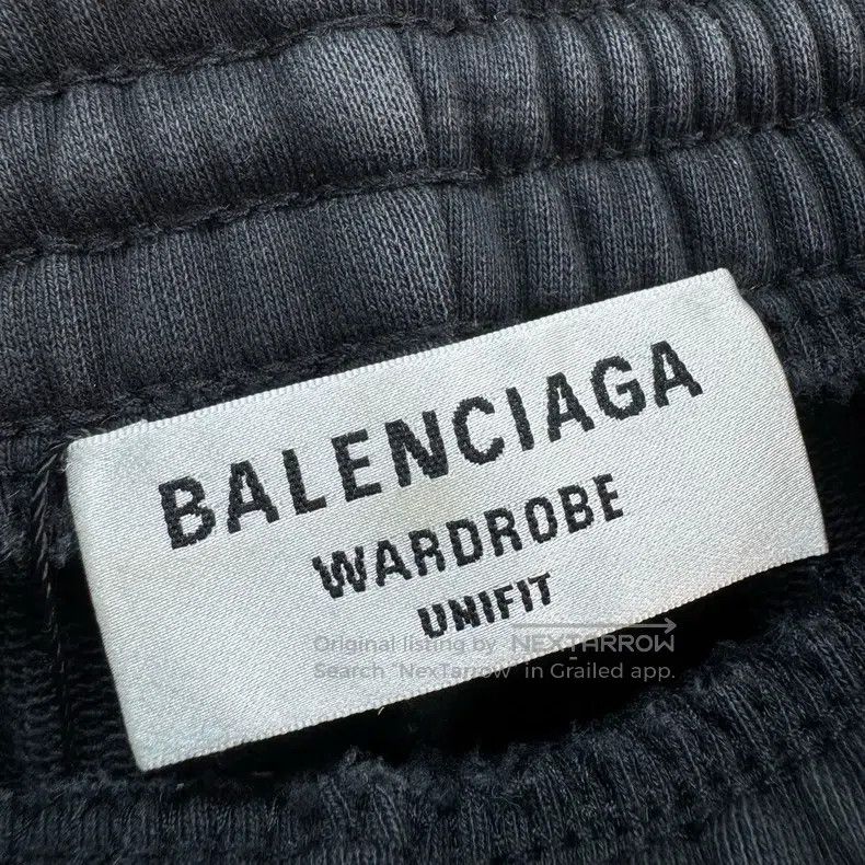 Balenciaga Balenciaga size S Black embroidered letter short Size US 27 - 6 Thumbnail
