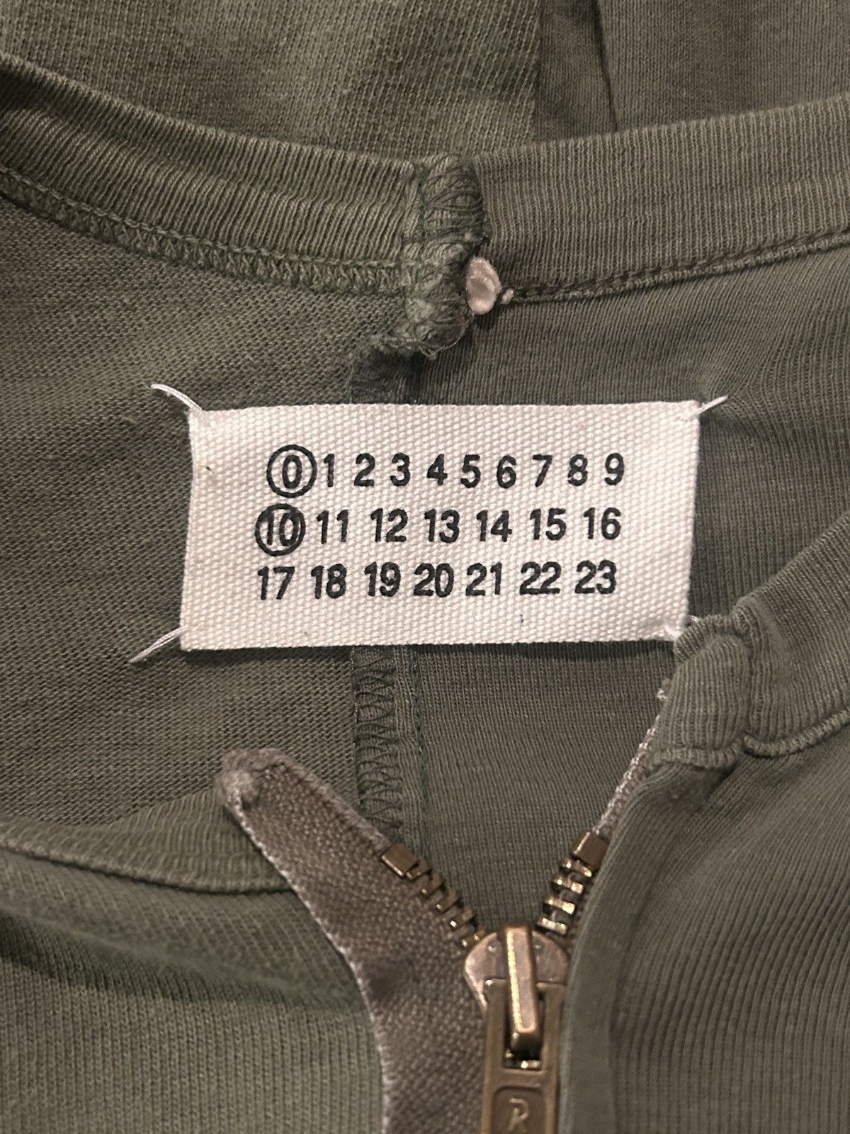 Maison Margiela SS01 Artisanal Split Hybrid Tee Size US S / EU 44-46 / 1 - 7 Thumbnail