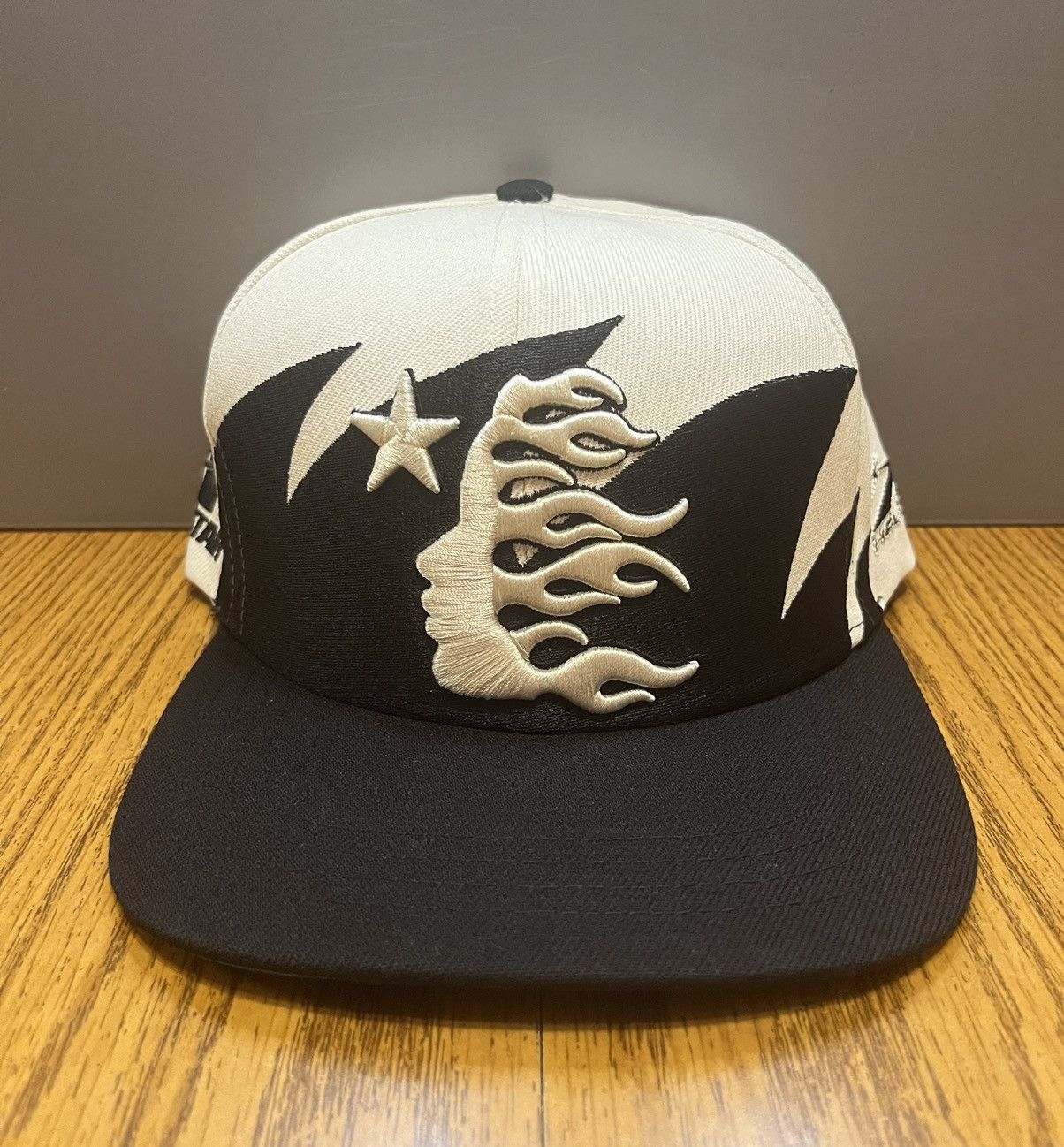 image of Hellstar Shark Teeth Snapback (Black/white), Men's