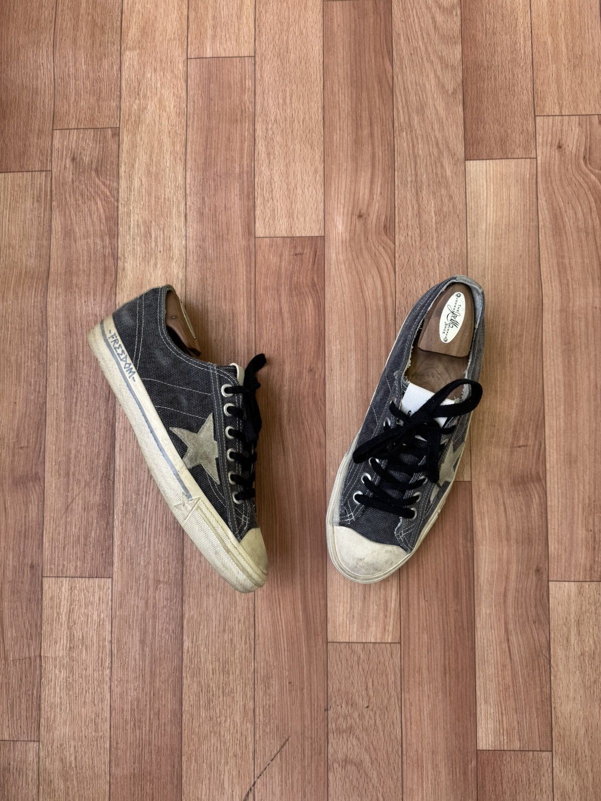 Golden Goose Golden Goose Vstar2 Sneakers Size US 7 / EU 40 - 2 Thumbnail