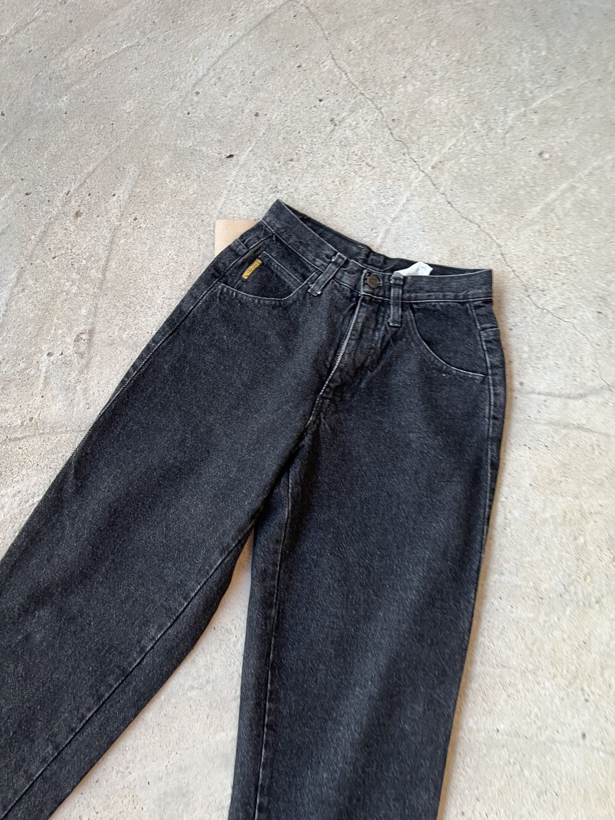 Giorgio Armani Vintage Armani Jeans Size 28" / US 6 / IT 42 - 2 Thumbnail