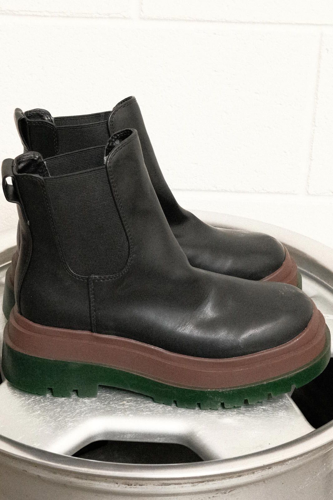 Unknown London URBAN OUTFITTERS Uo Betty Treaded Chelsea Boot Size US 8 / IT 38 - 2 Thumbnail