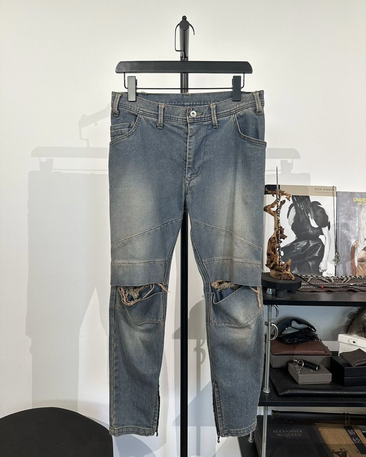 Julius Julius_7 Double-Knee Distressed Washed Jeans Size US 29 - 1 Thumbnail