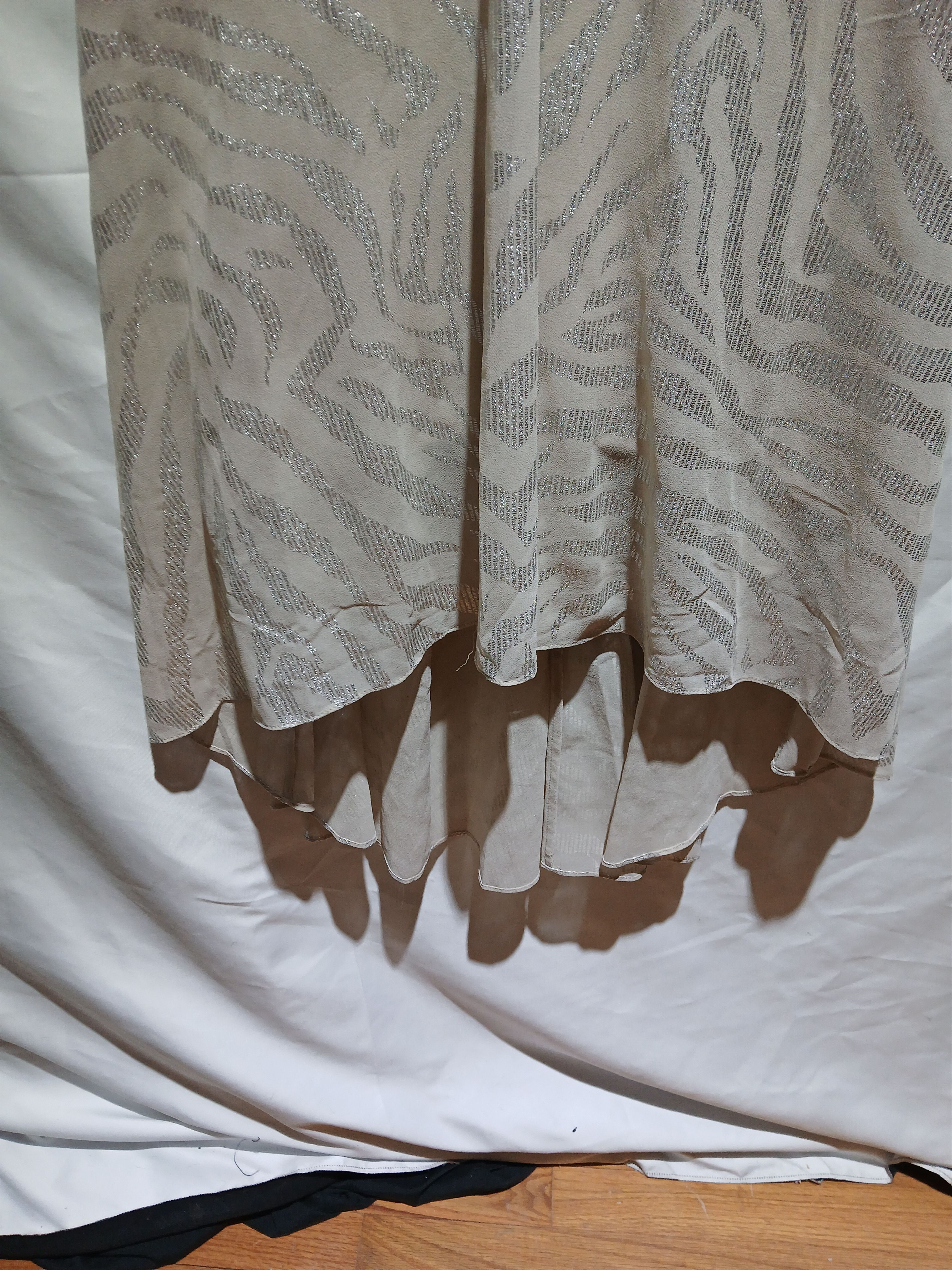 White House Black Market White house black market metallic zebra pattern dress size 2 Size XS / US 0-2 / IT 36-38 - 4 Thumbnail
