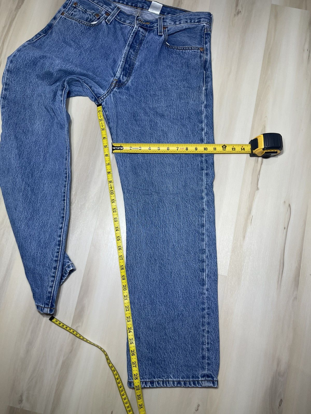 Levi's Vintage Clothing Vintage Levis 501XX Mens Jeans 35x30 Blue Y2K Button Fly Size US 35 - 7 Thumbnail