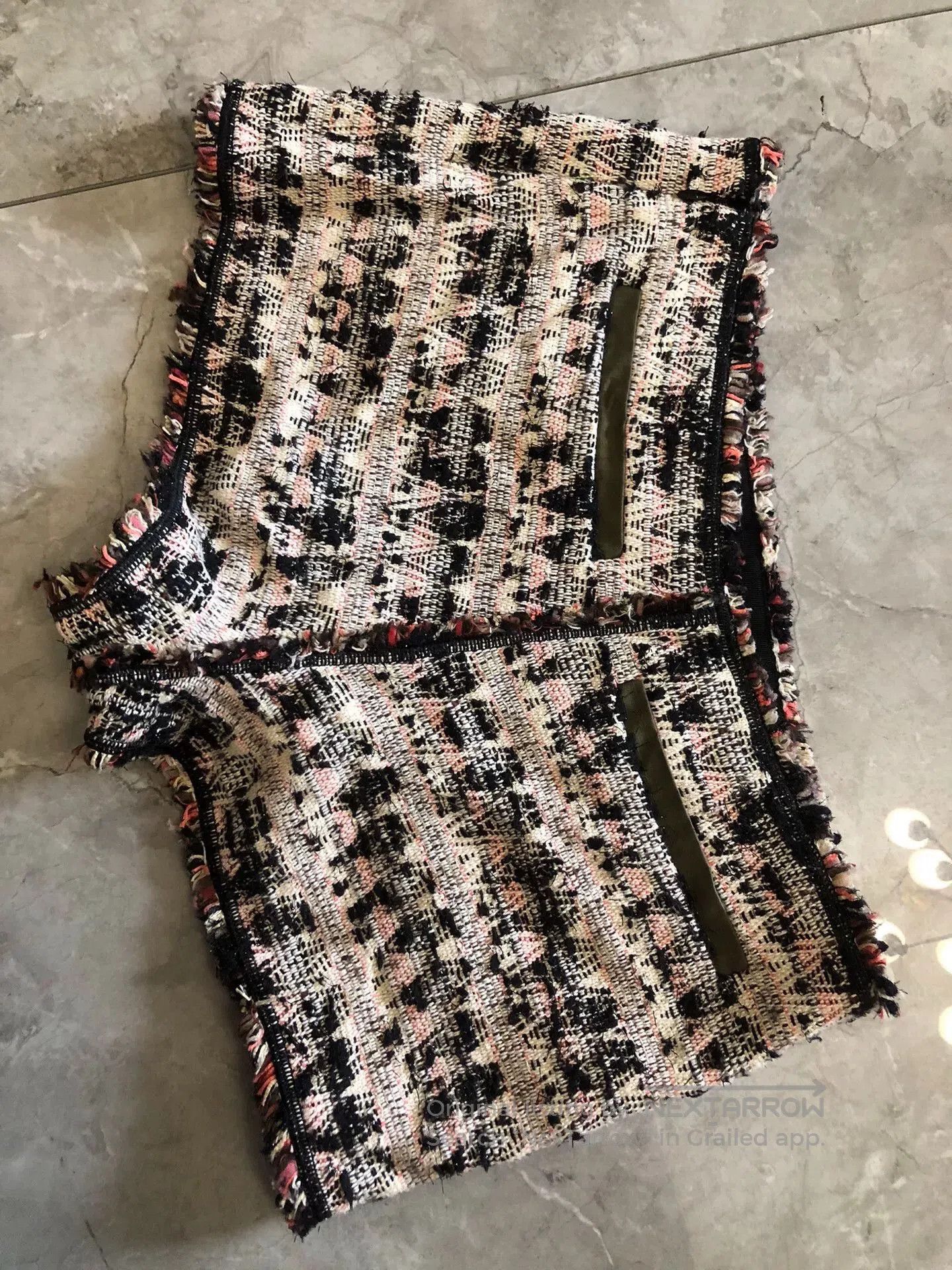 Louis Vuitton LV Women's Patterned Short Skirt. Size 39" - 2 Thumbnail