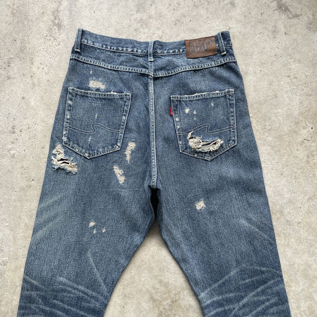 Japanese Brand Rare Vintage Bonds & Peace Distressed Faded Jeans Pants W31 Size US 31 - 12 Thumbnail