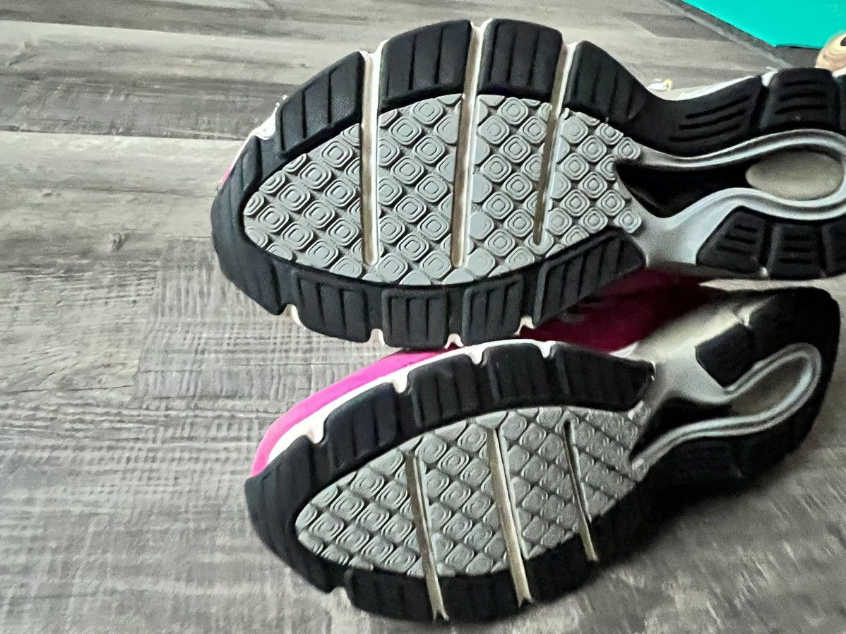 New Balance × Vintage NEW BALANCE • 990V4 "2018 Pink Ribbon" (12M) Size US 12 / EU 45 - 22 Thumbnail