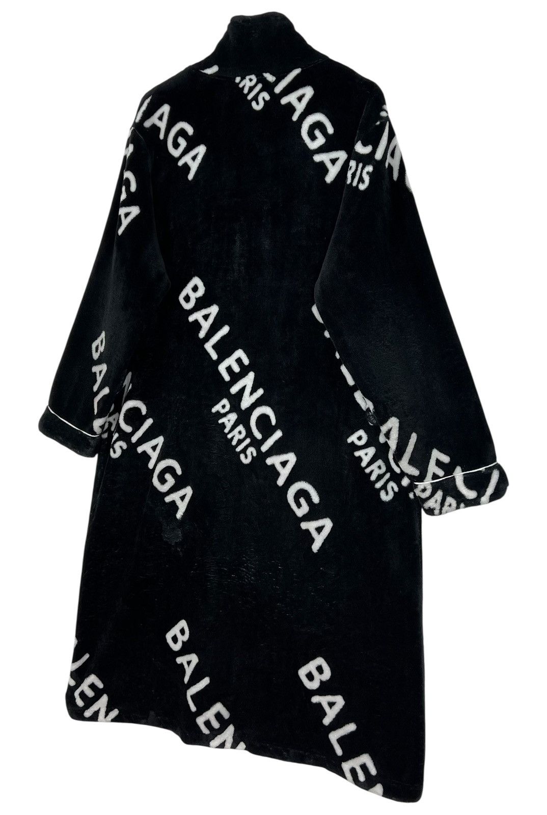 Balenciaga Balenciaga Oversized Logo Faux Fur Sherpa Coat Size US L / EU 52-54 / 3 - 7 Thumbnail