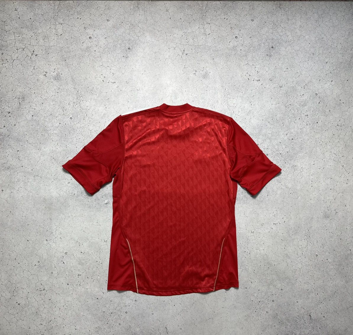 Adidas Adidas FC Liverpool 2010/2012 Vintage Soccer Jersey Size US M / EU 48-50 / 2 - 2 Thumbnail