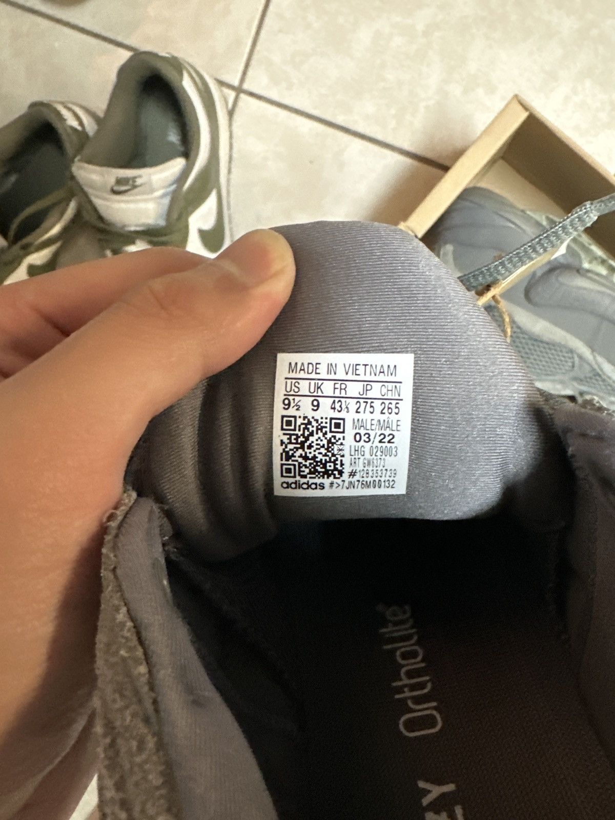 Yeezy BRAND NEW Yeezy 500 granite size 9.5 Size US 9.5 / EU 42-43 - 5 Thumbnail